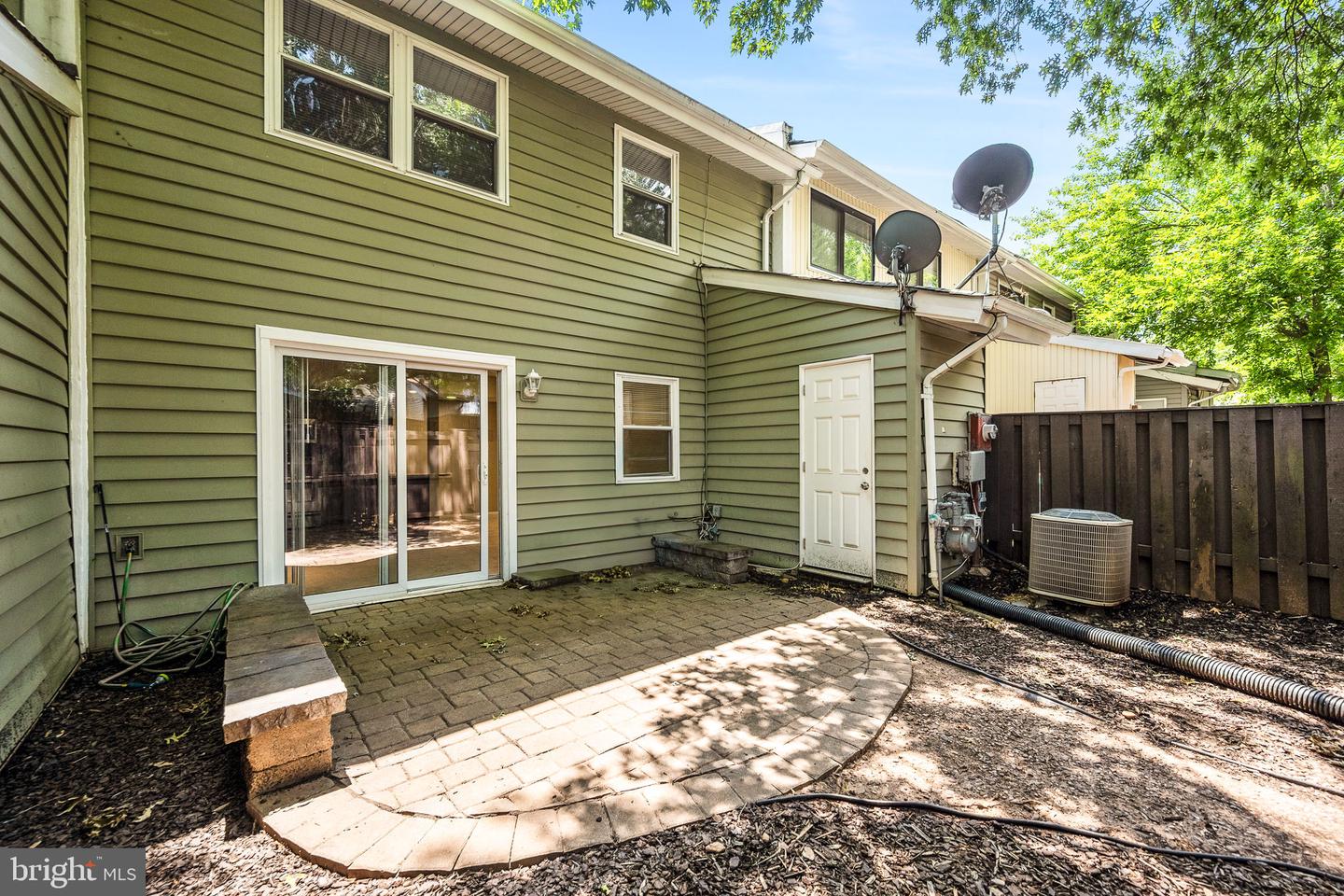 86 SUGARLAND RUN DR, STERLING, Virginia 20164, 3 Bedrooms Bedrooms, ,3 BathroomsBathrooms,Residential,For sale,86 SUGARLAND RUN DR,VALO2100832 MLS # VALO2100832