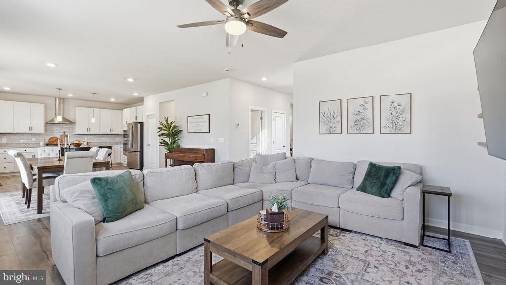 2124 BERWICK DR, JEFFERSONTON, Virginia 22724, 5 Bedrooms Bedrooms, ,3 BathroomsBathrooms,Residential,2124 BERWICK DR,VACU2012000 MLS # VACU2012000