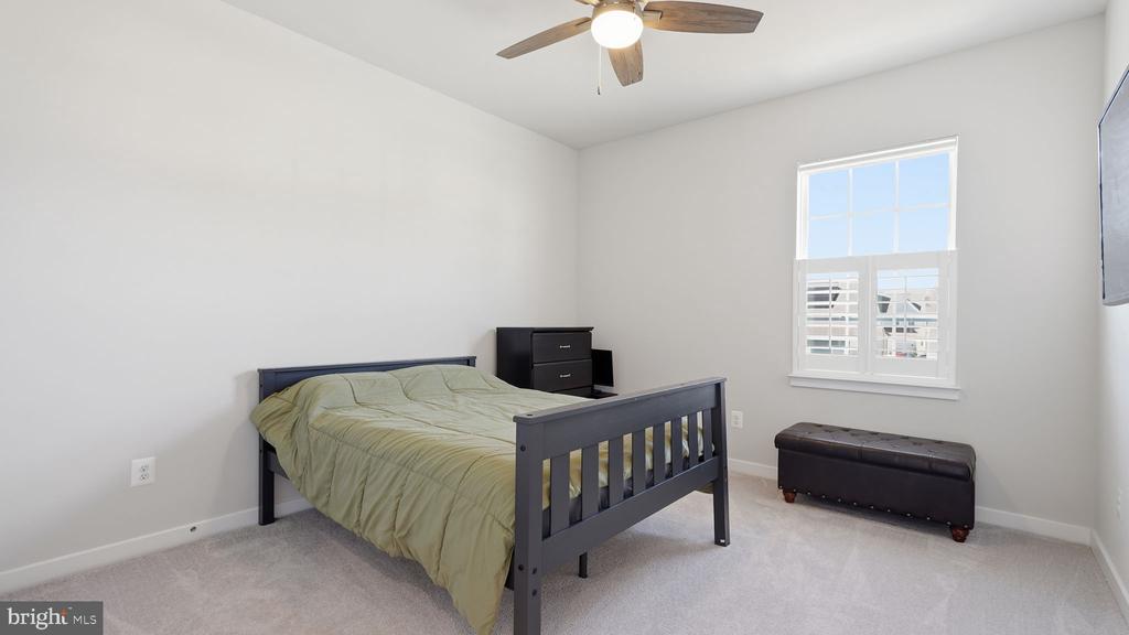 2124 BERWICK DR, JEFFERSONTON, Virginia 22724, 5 Bedrooms Bedrooms, ,3 BathroomsBathrooms,Residential,2124 BERWICK DR,VACU2012000 MLS # VACU2012000