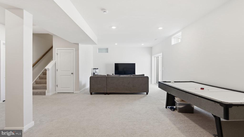 2124 BERWICK DR, JEFFERSONTON, Virginia 22724, 5 Bedrooms Bedrooms, ,3 BathroomsBathrooms,Residential,2124 BERWICK DR,VACU2012000 MLS # VACU2012000