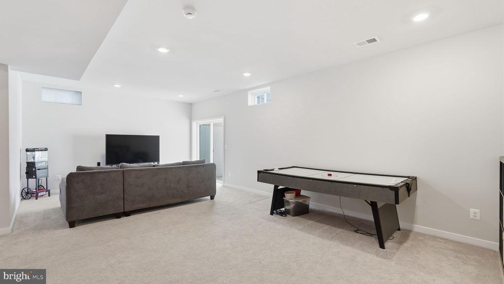 2124 BERWICK DR, JEFFERSONTON, Virginia 22724, 5 Bedrooms Bedrooms, ,3 BathroomsBathrooms,Residential,2124 BERWICK DR,VACU2012000 MLS # VACU2012000