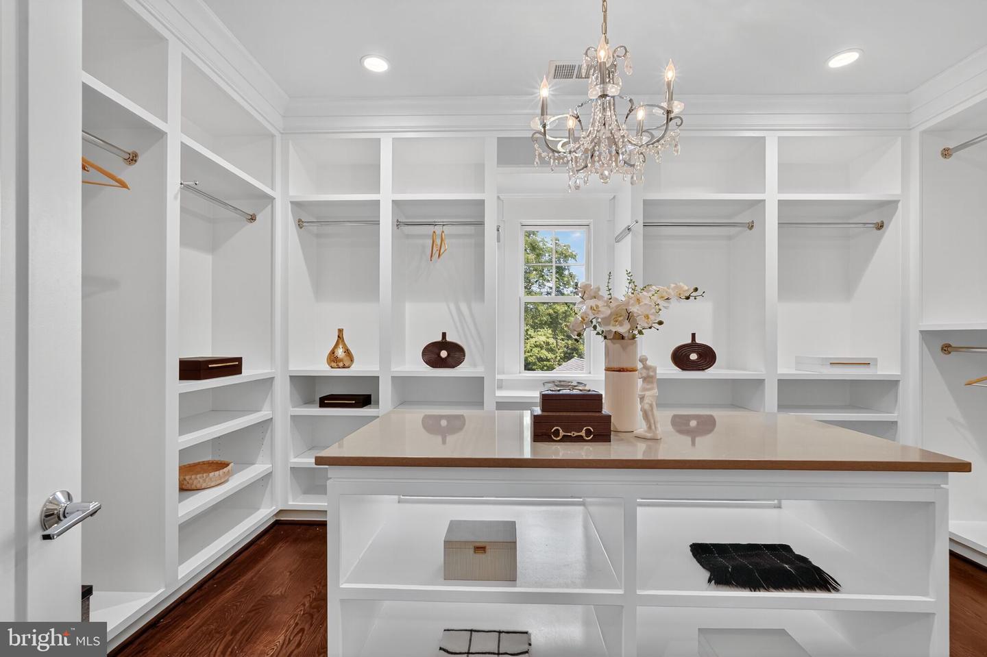 3400 MILITARY RD, ARLINGTON, Virginia 22207, 6 Bedrooms Bedrooms, ,6 BathroomsBathrooms,Residential,For sale,3400 MILITARY RD,VAAR2061122 MLS # VAAR2061122