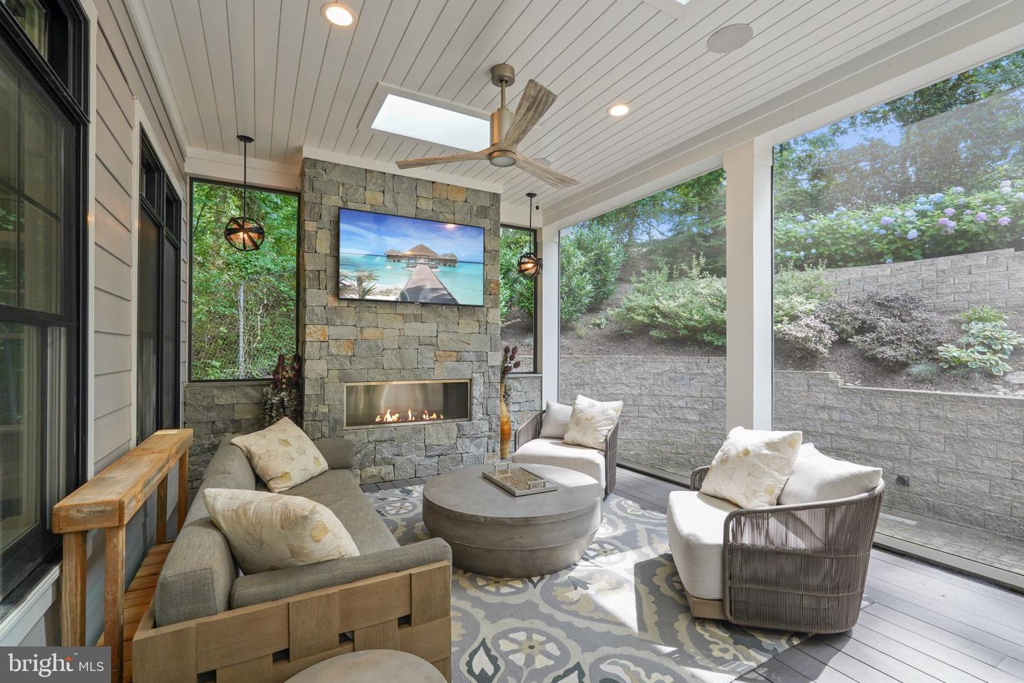 3400 MILITARY RD, ARLINGTON, Virginia 22207, 6 Bedrooms Bedrooms, ,6 BathroomsBathrooms,Residential,For sale,3400 MILITARY RD,VAAR2061122 MLS # VAAR2061122