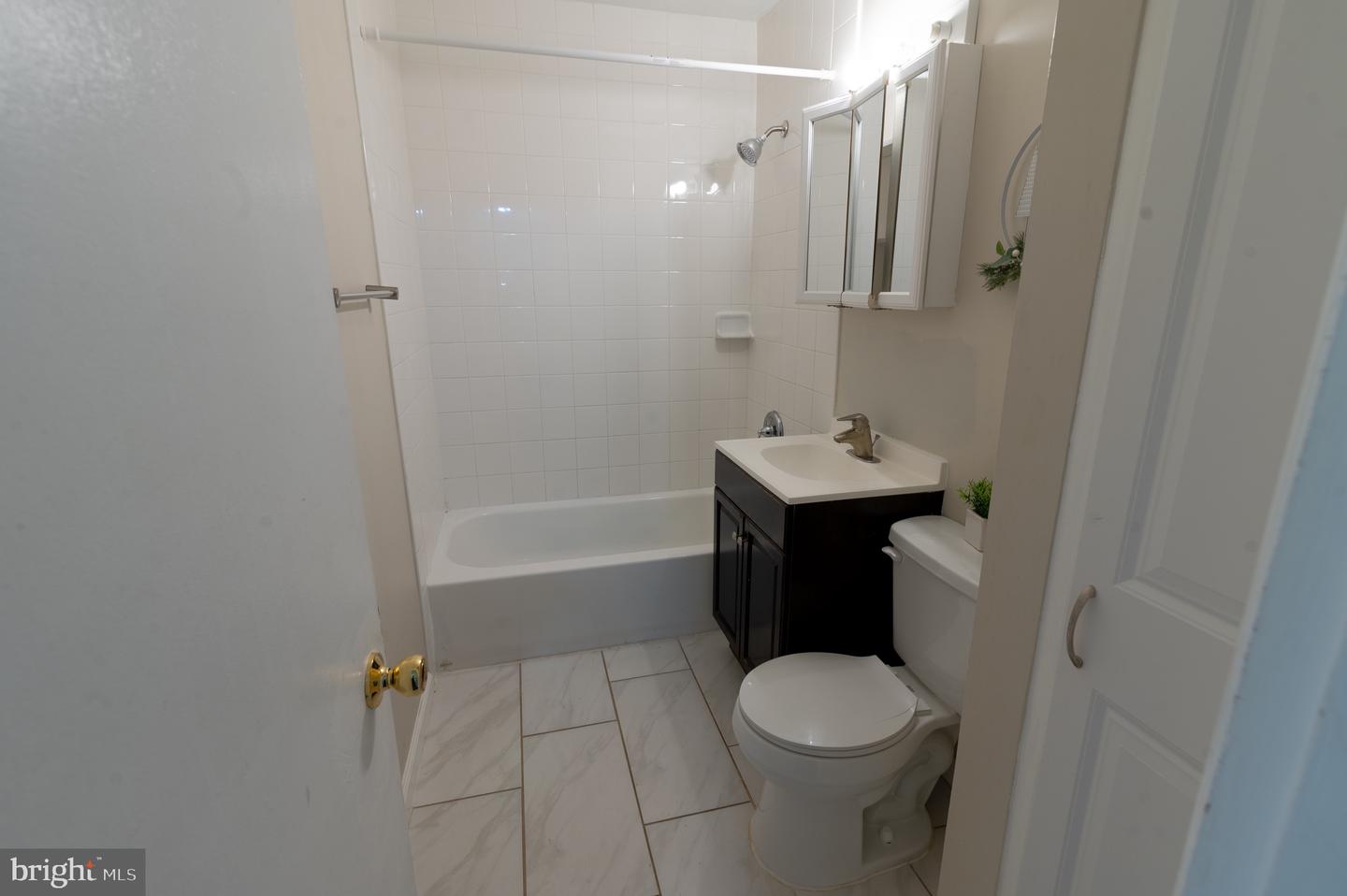 14807 ANDERSON CT, WOODBRIDGE, Virginia 22193, 3 Bedrooms Bedrooms, 5 Rooms Rooms,1 BathroomBathrooms,Residential,For sale,14807 ANDERSON CT,VAPW2100938 MLS # VAPW2100938