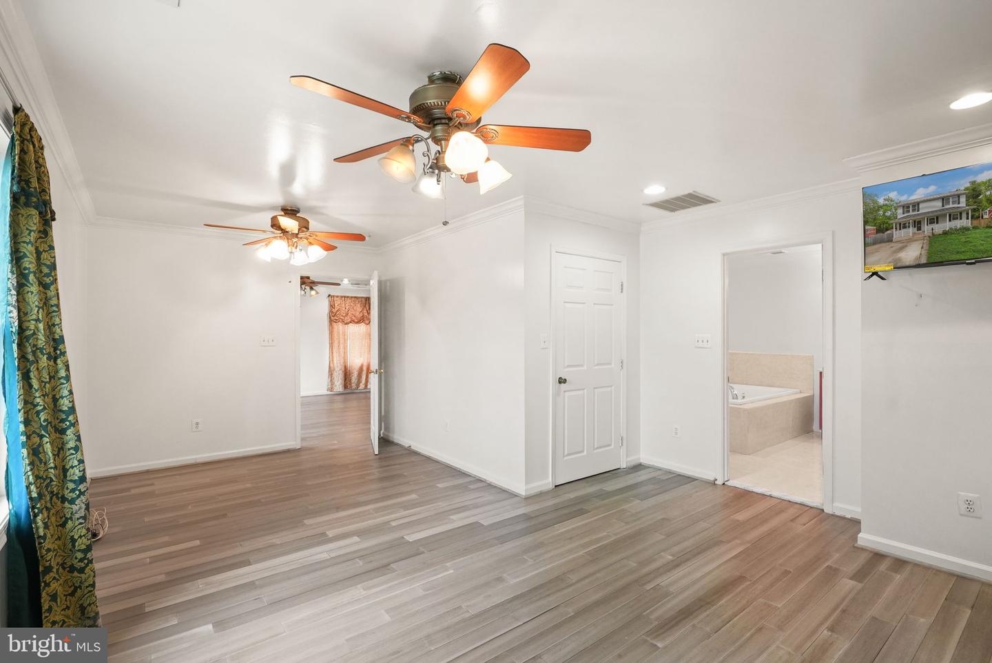 7726 AMHERST DR, MANASSAS, Virginia 20111, 6 Bedrooms Bedrooms, ,3 BathroomsBathrooms,Residential,For sale,7726 AMHERST DR,VAPW2102014 MLS # VAPW2102014