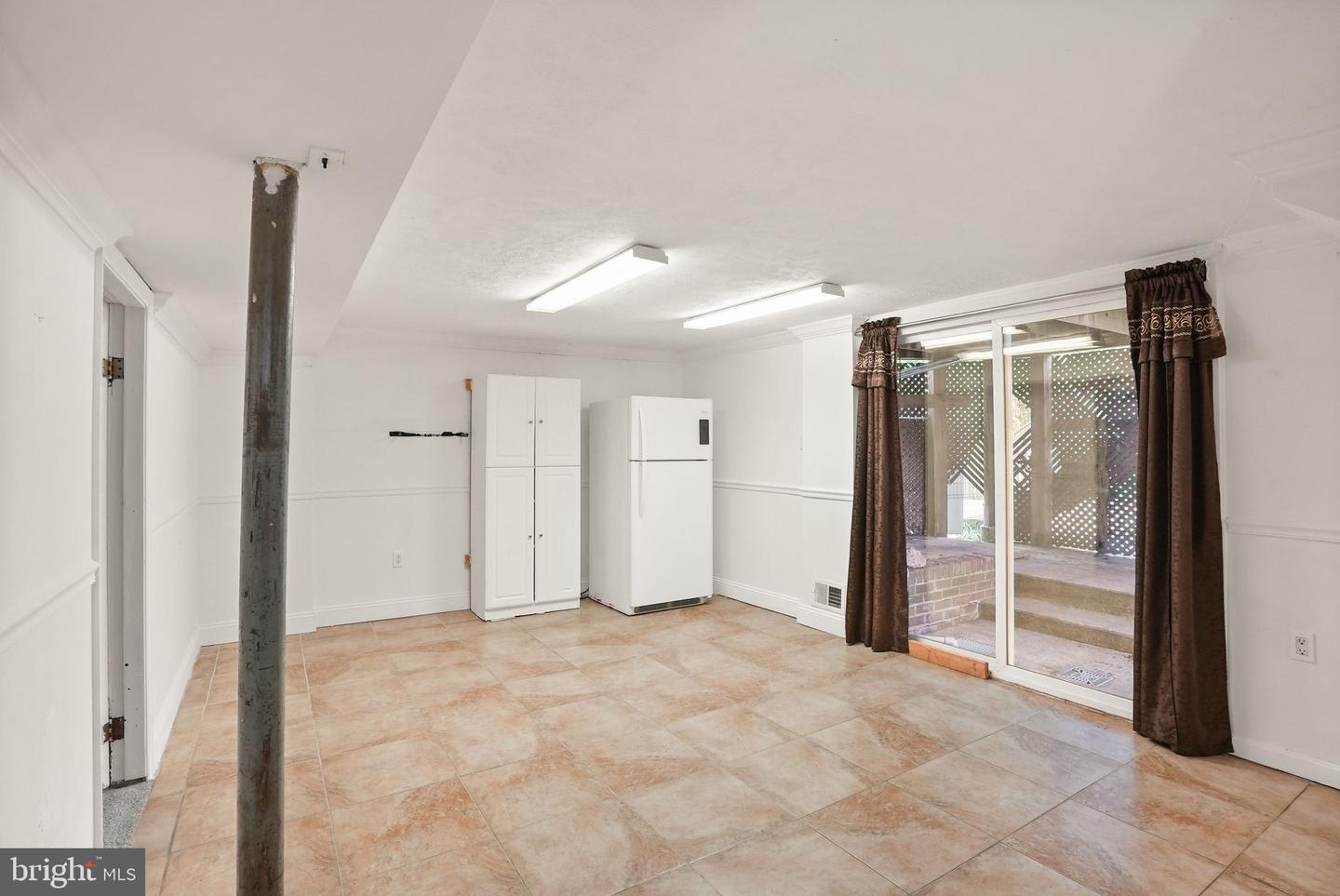 7726 AMHERST DR, MANASSAS, Virginia 20111, 6 Bedrooms Bedrooms, ,3 BathroomsBathrooms,Residential,For sale,7726 AMHERST DR,VAPW2102014 MLS # VAPW2102014