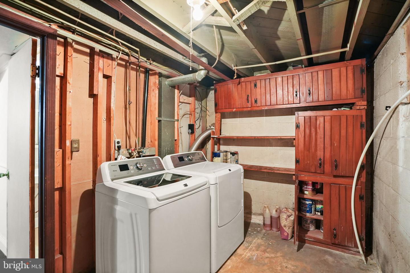 7726 AMHERST DR, MANASSAS, Virginia 20111, 6 Bedrooms Bedrooms, ,3 BathroomsBathrooms,Residential,For sale,7726 AMHERST DR,VAPW2102014 MLS # VAPW2102014