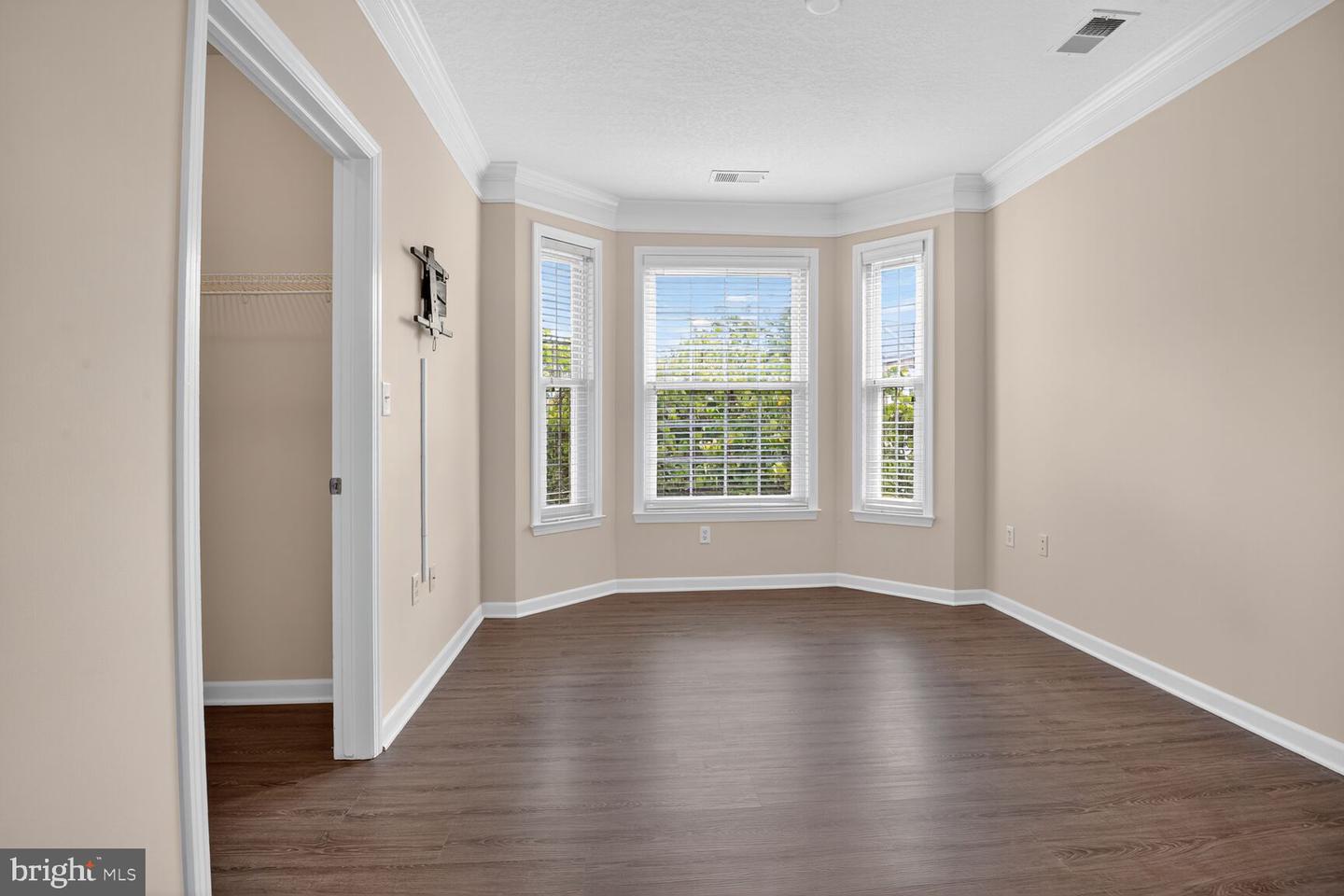 503 SUNSET VIEW TER SE #208, LEESBURG, Virginia 20175, 3 Bedrooms Bedrooms, ,2 BathroomsBathrooms,Residential,For sale,503 SUNSET VIEW TER SE #208,VALO2106208 MLS # VALO2106208