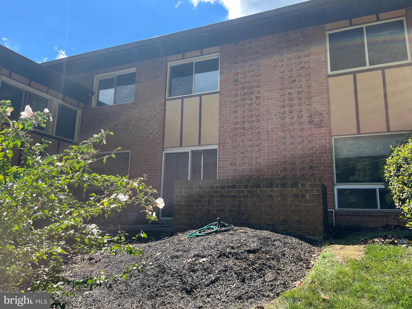 10136 FAIR WOODS DR, FAIRFAX, Virginia 22030, 3 Bedrooms Bedrooms, ,1 BathroomBathrooms,Residential,For sale,10136 FAIR WOODS DR,VAFC2006966 MLS # VAFC2006966