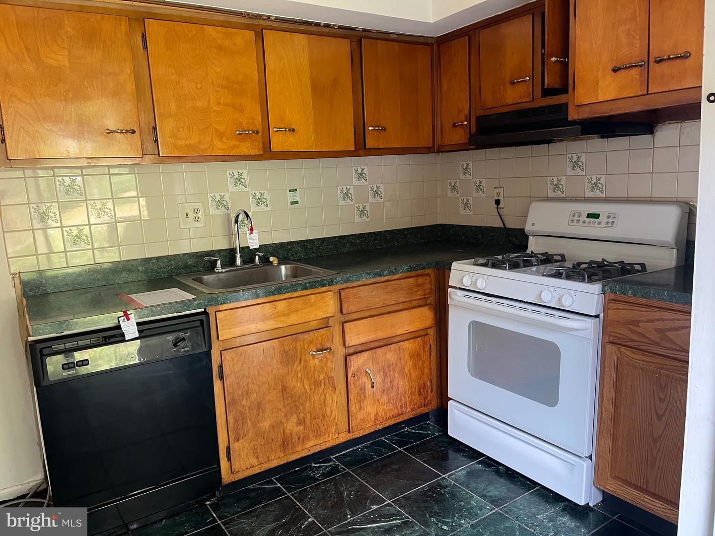 10136 FAIR WOODS DR, FAIRFAX, Virginia 22030, 3 Bedrooms Bedrooms, ,1 BathroomBathrooms,Residential,For sale,10136 FAIR WOODS DR,VAFC2006966 MLS # VAFC2006966