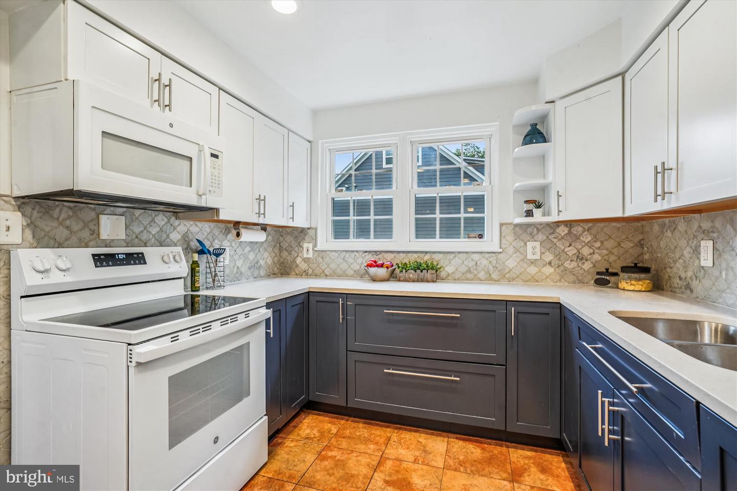 24 S ABINGDON ST, ARLINGTON, Virginia 22204, 4 Bedrooms Bedrooms, ,3 BathroomsBathrooms,Residential,For sale,24 S ABINGDON ST,VAAR2063746 MLS # VAAR2063746