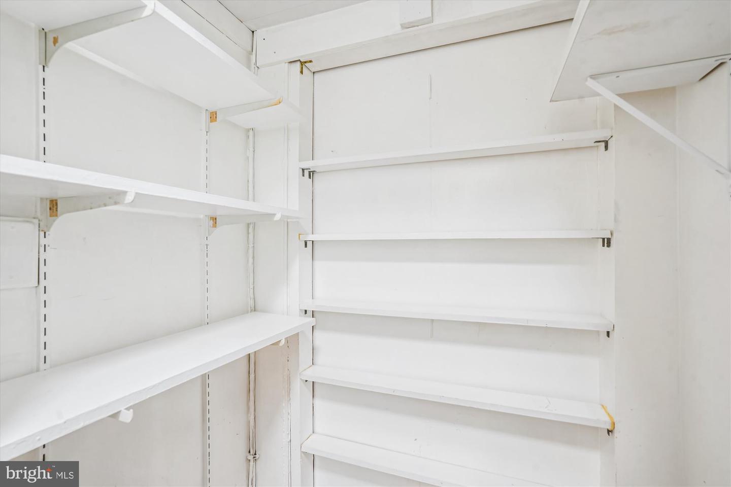 24 S ABINGDON ST, ARLINGTON, Virginia 22204, 4 Bedrooms Bedrooms, ,3 BathroomsBathrooms,Residential,For sale,24 S ABINGDON ST,VAAR2063746 MLS # VAAR2063746