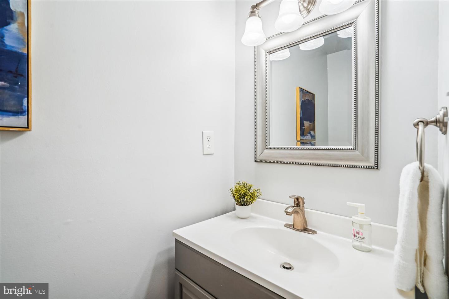 24 S ABINGDON ST, ARLINGTON, Virginia 22204, 4 Bedrooms Bedrooms, ,3 BathroomsBathrooms,Residential,For sale,24 S ABINGDON ST,VAAR2063746 MLS # VAAR2063746