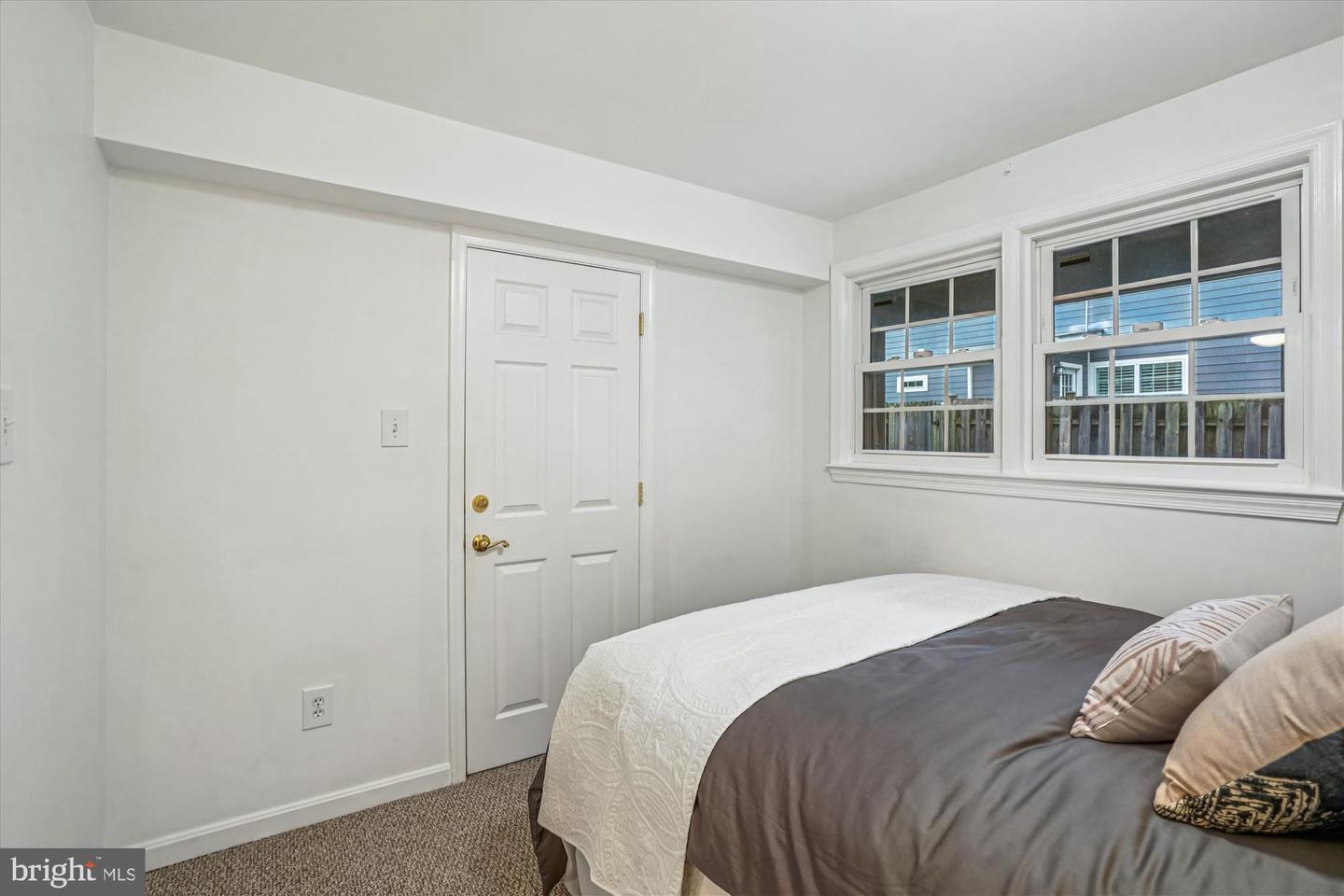 24 S ABINGDON ST, ARLINGTON, Virginia 22204, 4 Bedrooms Bedrooms, ,3 BathroomsBathrooms,Residential,For sale,24 S ABINGDON ST,VAAR2063746 MLS # VAAR2063746