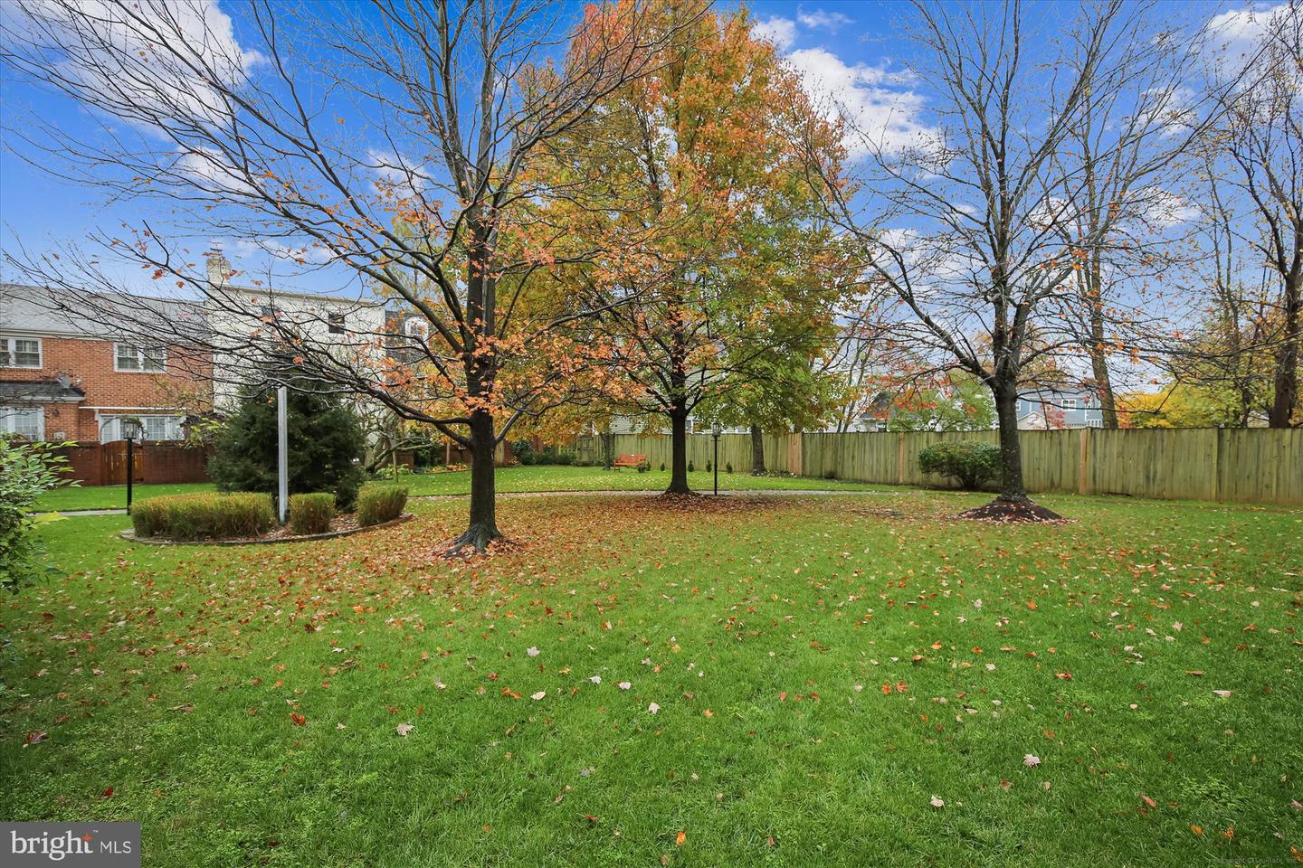 24 S ABINGDON ST, ARLINGTON, Virginia 22204, 4 Bedrooms Bedrooms, ,3 BathroomsBathrooms,Residential,For sale,24 S ABINGDON ST,VAAR2063746 MLS # VAAR2063746