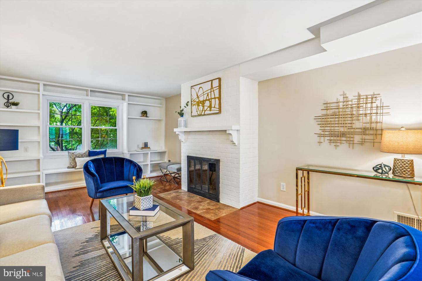 24 S ABINGDON ST, ARLINGTON, Virginia 22204, 4 Bedrooms Bedrooms, ,3 BathroomsBathrooms,Residential,For sale,24 S ABINGDON ST,VAAR2063746 MLS # VAAR2063746