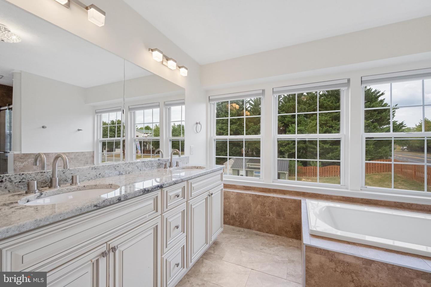 311 BRECKINRIDGE CT, BERRYVILLE, Virginia 22611, 5 Bedrooms Bedrooms, 10 Rooms Rooms,3 BathroomsBathrooms,Residential,For sale,311 BRECKINRIDGE CT,VACL2006084 MLS # VACL2006084