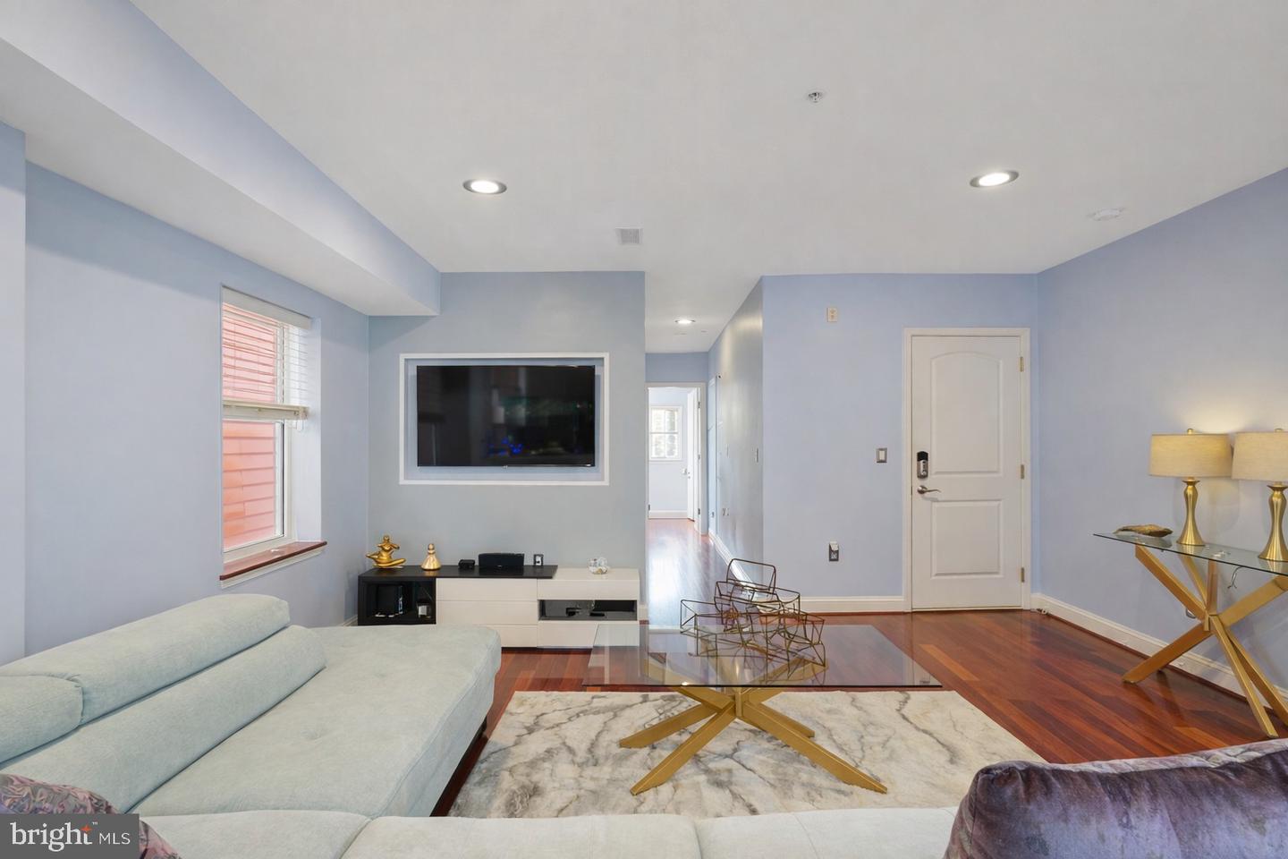 3579 WARDER ST NW #3, WASHINGTON, District Of Columbia 20010, 2 Bedrooms Bedrooms, ,2 BathroomsBathrooms,Residential,For sale,3579 WARDER ST NW #3,DCDC2223386 MLS # DCDC2223386