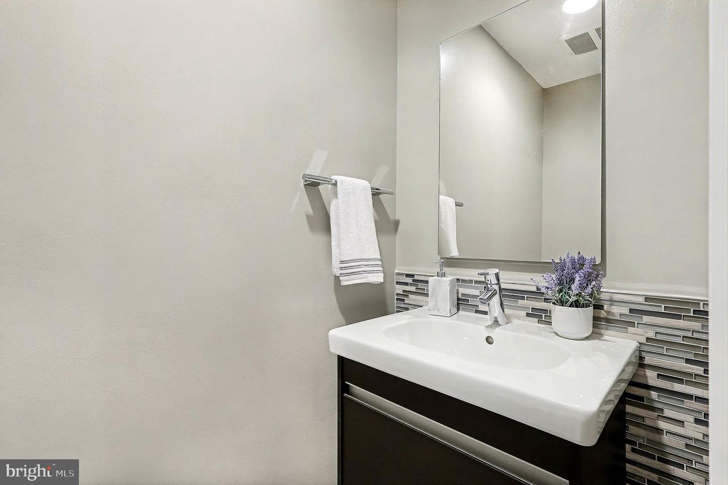 10307 EMERALD ROCK DR, OAKTON, Virginia 22124, 3 Bedrooms Bedrooms, ,2 BathroomsBathrooms,Residential,For sale,10307 EMERALD ROCK DR,VAFX2268612 MLS # VAFX2268612