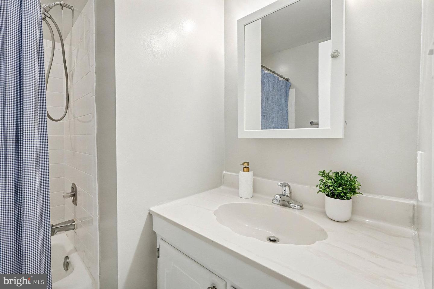 10307 EMERALD ROCK DR, OAKTON, Virginia 22124, 3 Bedrooms Bedrooms, ,2 BathroomsBathrooms,Residential,For sale,10307 EMERALD ROCK DR,VAFX2268612 MLS # VAFX2268612