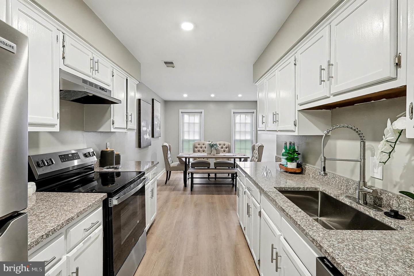 10307 EMERALD ROCK DR, OAKTON, Virginia 22124, 3 Bedrooms Bedrooms, ,2 BathroomsBathrooms,Residential,For sale,10307 EMERALD ROCK DR,VAFX2268612 MLS # VAFX2268612