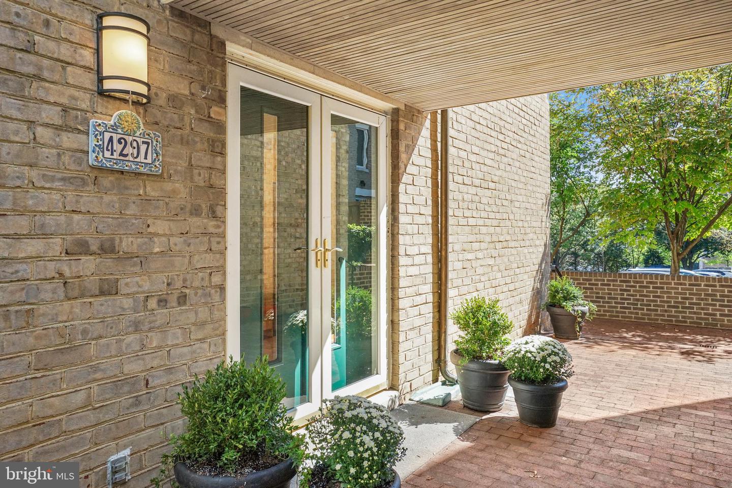 4297 EMBASSY PARK DR NW, WASHINGTON, District Of Columbia 20016, 3 Bedrooms Bedrooms, ,2 BathroomsBathrooms,Residential,For sale,4297 EMBASSY PARK DR NW,DCDC2223654 MLS # DCDC2223654 4297 EMBASSY PARK DR NW, WASHINGTON, District Of Columbia 20016, 3 Bedrooms Bedrooms, ,2 BathroomsBathrooms,Residential,For sale,4297 EMBASSY PARK DR NW,DCDC2223654 MLS # DCDC2223654