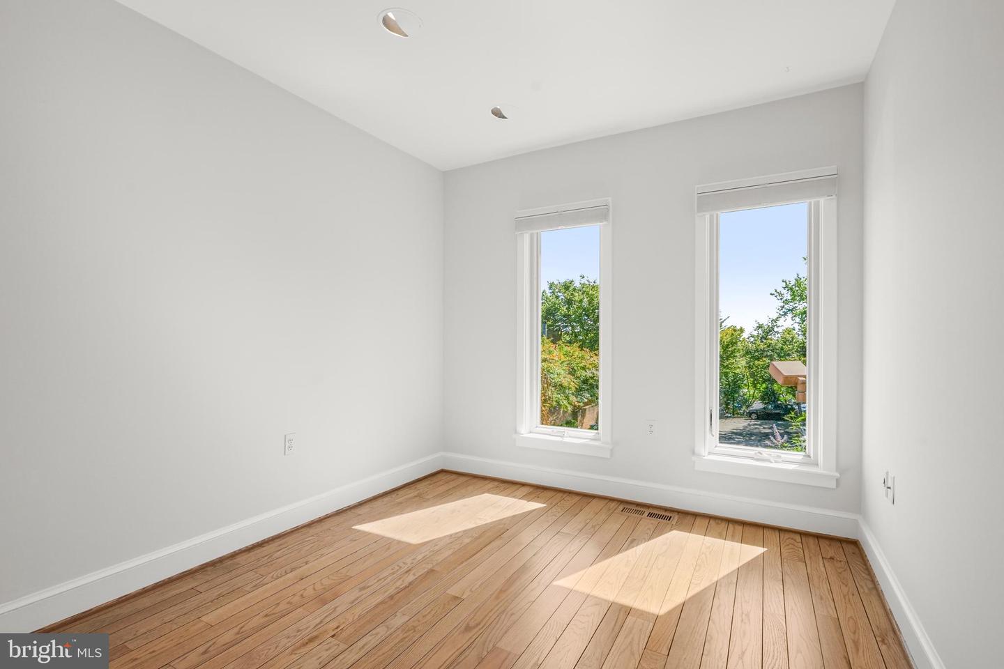 4297 EMBASSY PARK DR NW, WASHINGTON, District Of Columbia 20016, 3 Bedrooms Bedrooms, ,2 BathroomsBathrooms,Residential,For sale,4297 EMBASSY PARK DR NW,DCDC2223654 MLS # DCDC2223654 4297 EMBASSY PARK DR NW, WASHINGTON, District Of Columbia 20016, 3 Bedrooms Bedrooms, ,2 BathroomsBathrooms,Residential,For sale,4297 EMBASSY PARK DR NW,DCDC2223654 MLS # DCDC2223654