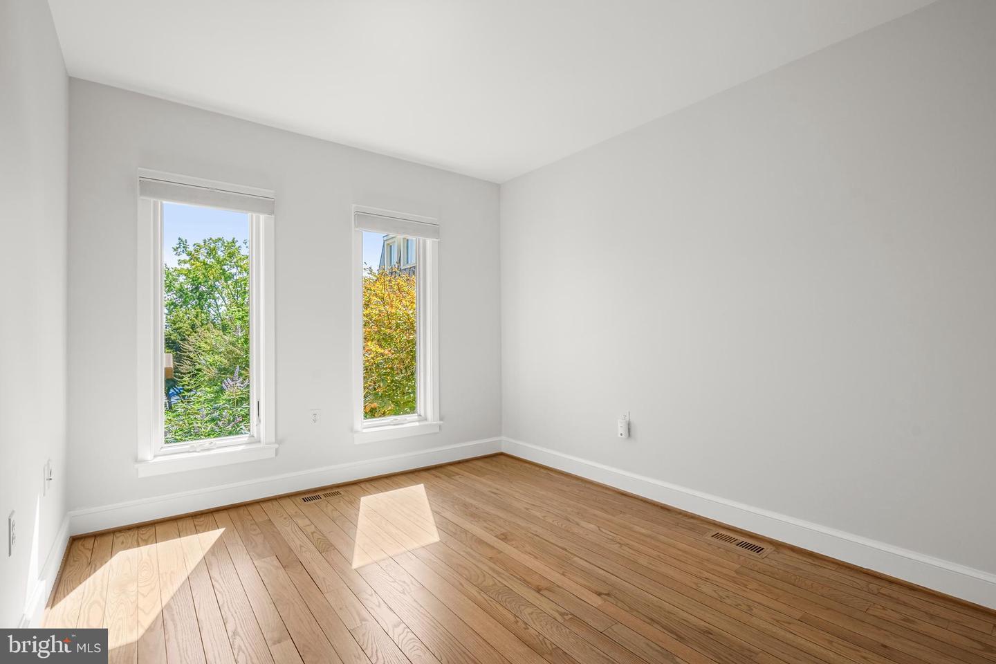 4297 EMBASSY PARK DR NW, WASHINGTON, District Of Columbia 20016, 3 Bedrooms Bedrooms, ,2 BathroomsBathrooms,Residential,For sale,4297 EMBASSY PARK DR NW,DCDC2223654 MLS # DCDC2223654 4297 EMBASSY PARK DR NW, WASHINGTON, District Of Columbia 20016, 3 Bedrooms Bedrooms, ,2 BathroomsBathrooms,Residential,For sale,4297 EMBASSY PARK DR NW,DCDC2223654 MLS # DCDC2223654