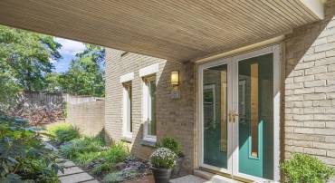 4297 EMBASSY PARK DR NW, WASHINGTON, District Of Columbia 20016, 3 Bedrooms Bedrooms, ,2 BathroomsBathrooms,Residential,For sale,4297 EMBASSY PARK DR NW,DCDC2223654 MLS # DCDC2223654