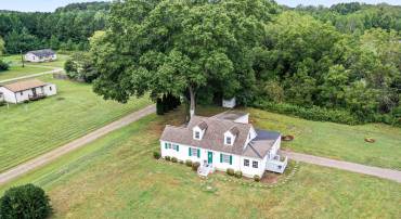 1678 WEEMS RD, WEEMS, Virginia 22576, 4 Bedrooms Bedrooms, 9 Rooms Rooms,2 BathroomsBathrooms,Residential,For sale,1678 WEEMS RD,VALV2000882 MLS # VALV2000882