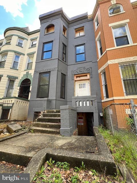 30 RHODE ISLAND AVE NW, WASHINGTON, District Of Columbia 20001, 6 Bedrooms Bedrooms, 13 Rooms Rooms,6 BathroomsBathrooms,Residential,For sale,30 RHODE ISLAND AVE NW,DCDC2224972 MLS # DCDC2224972
