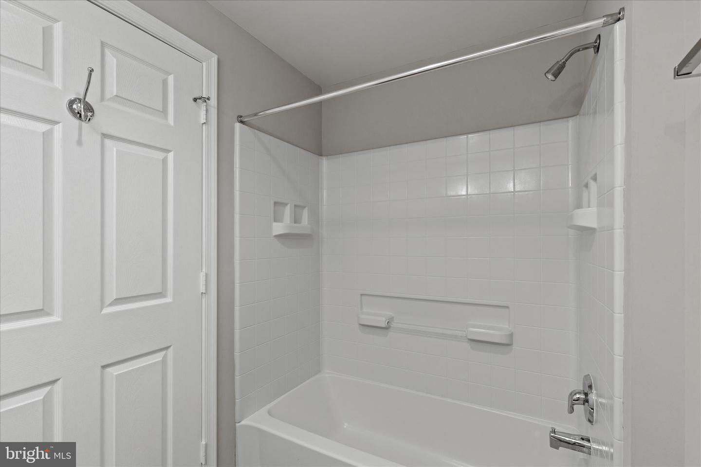 19355 CYPRESS RIDGE TER #612, LEESBURG, Virginia 20176, 2 Bedrooms Bedrooms, ,2 BathroomsBathrooms,Residential,For sale,19355 CYPRESS RIDGE TER #612,VALO2108204 MLS # VALO2108204