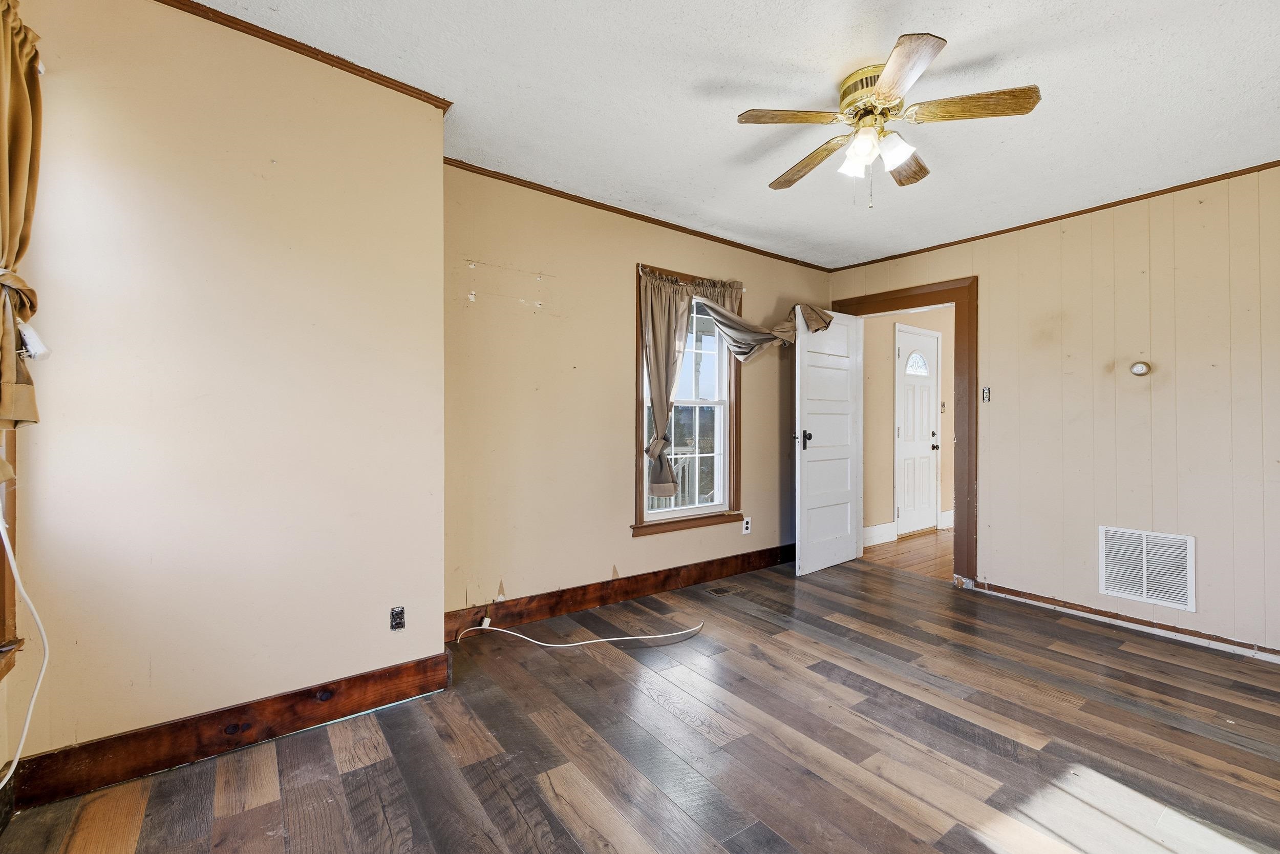 10997 SENEDO RD, MOUNT JACKSON, Virginia 22842, 3 Bedrooms Bedrooms, ,1 BathroomBathrooms,Residential,10997 SENEDO RD,672001 MLS # 672001