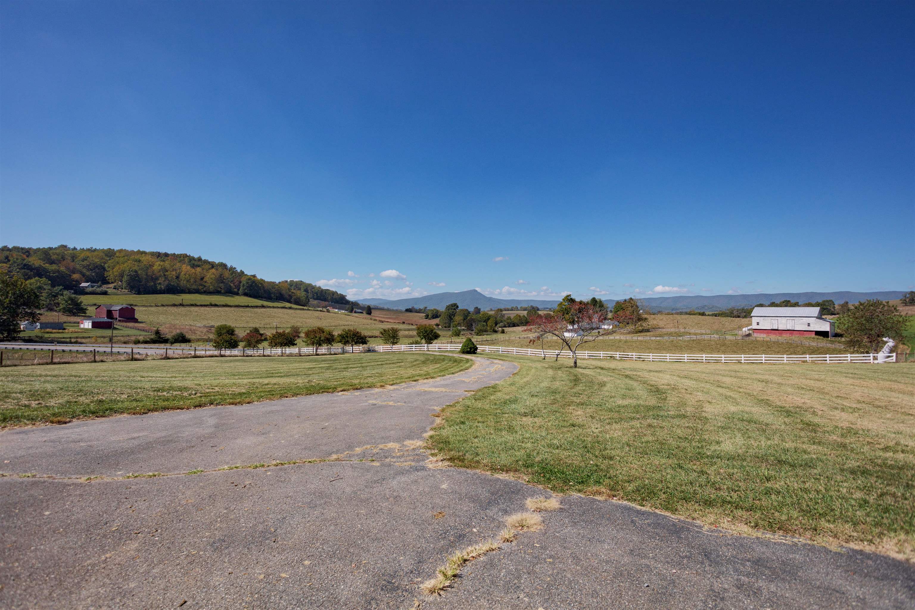 2834 BROWNSBURG TPKE, RAPHINE, Virginia 24472, 3 Bedrooms Bedrooms, ,2 BathroomsBathrooms,Residential,2834 BROWNSBURG TPKE,672014 MLS # 672014 2834 BROWNSBURG TPKE, RAPHINE, Virginia 24472, 3 Bedrooms Bedrooms, ,2 BathroomsBathrooms,Residential,2834 BROWNSBURG TPKE,672014 MLS # 672014