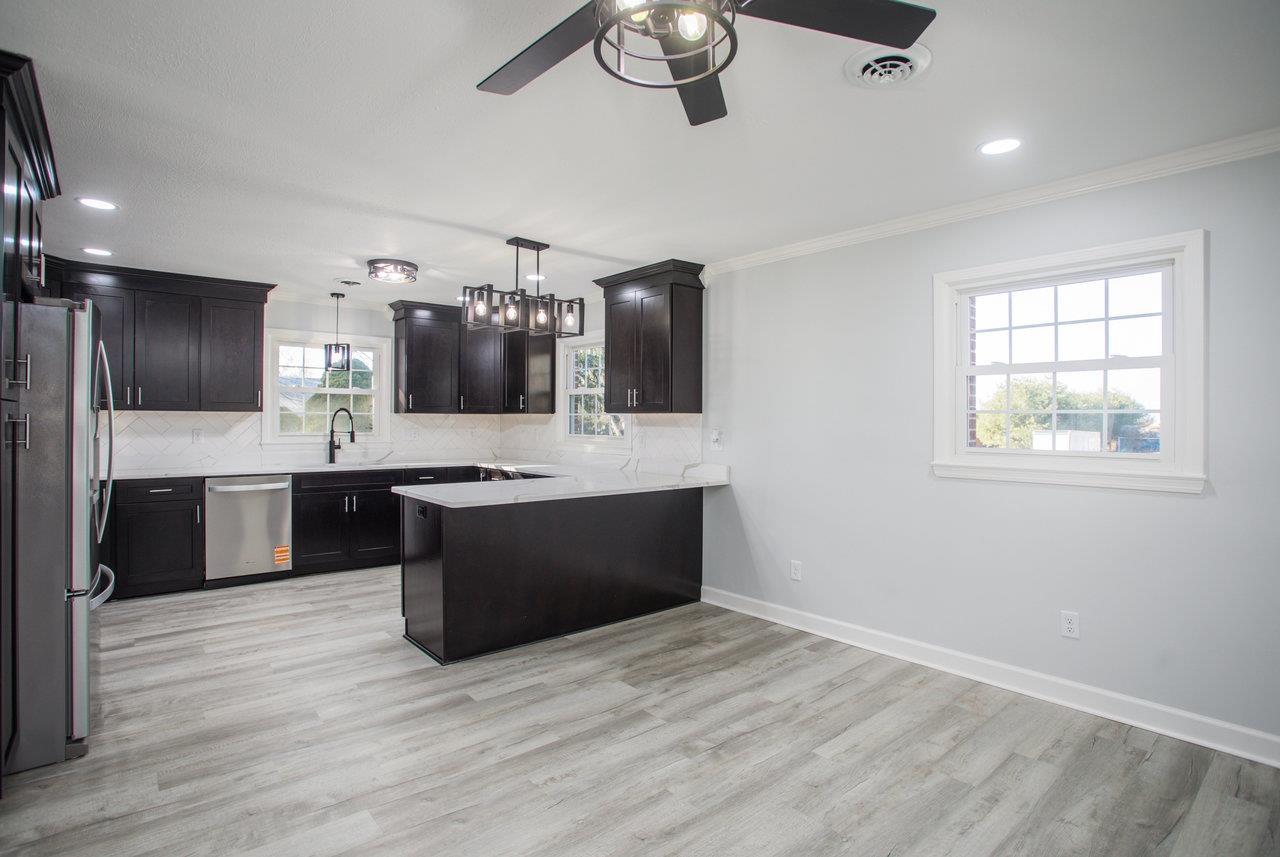 12 ESSEX RD, GROTTOES, Virginia 24441, 3 Bedrooms Bedrooms, ,2 BathroomsBathrooms,Residential,12 ESSEX RD,672016 MLS # 672016 12 ESSEX RD, GROTTOES, Virginia 24441, 3 Bedrooms Bedrooms, ,2 BathroomsBathrooms,Residential,12 ESSEX RD,672016 MLS # 672016