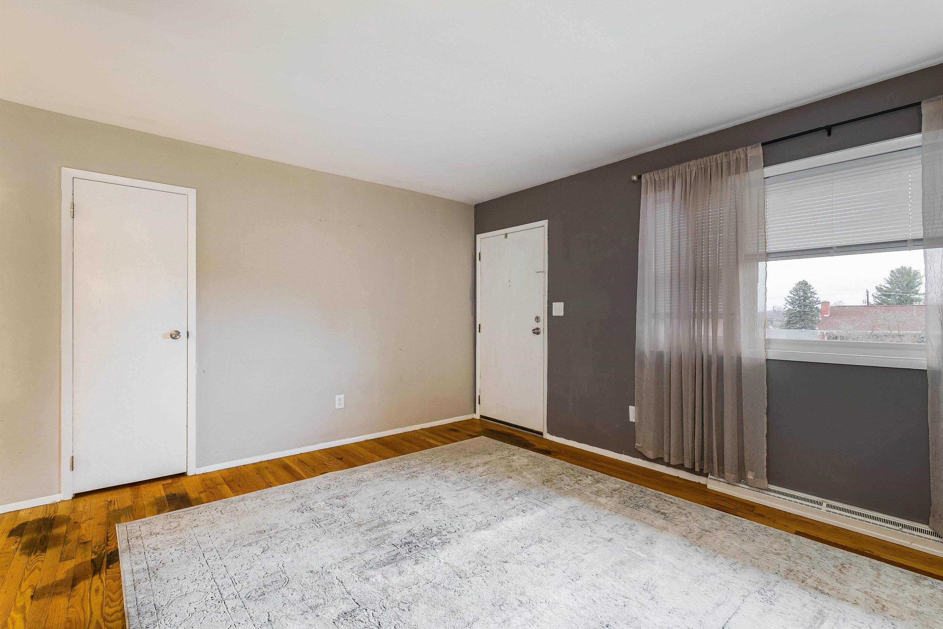 1124 S WINCHESTER AVE, WAYNESBORO, Virginia 22980, 3 Bedrooms Bedrooms, ,1 BathroomBathrooms,Residential,1124 S WINCHESTER AVE,672020 MLS # 672020