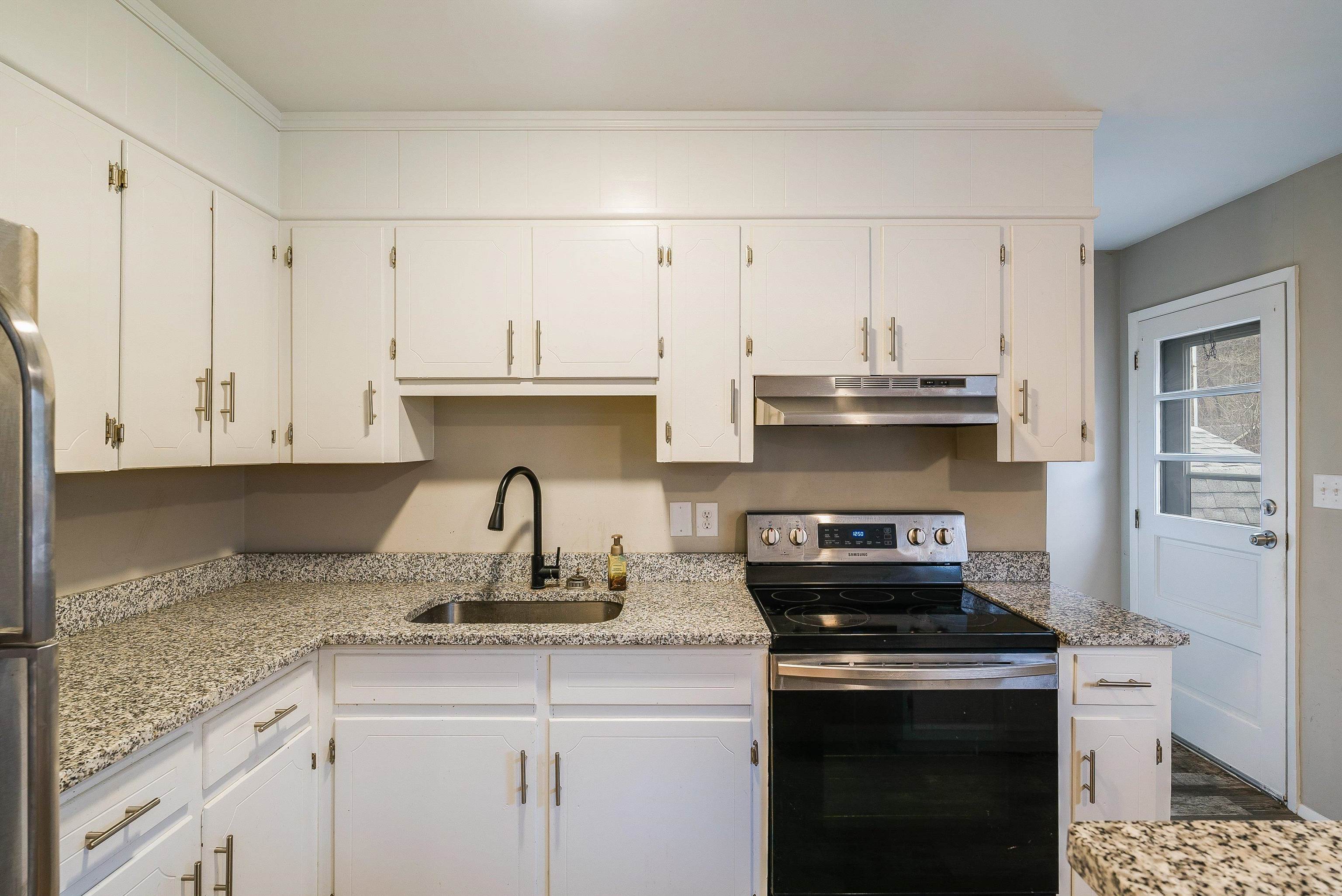 1124 S WINCHESTER AVE, WAYNESBORO, Virginia 22980, 3 Bedrooms Bedrooms, ,1 BathroomBathrooms,Residential,1124 S WINCHESTER AVE,672020 MLS # 672020