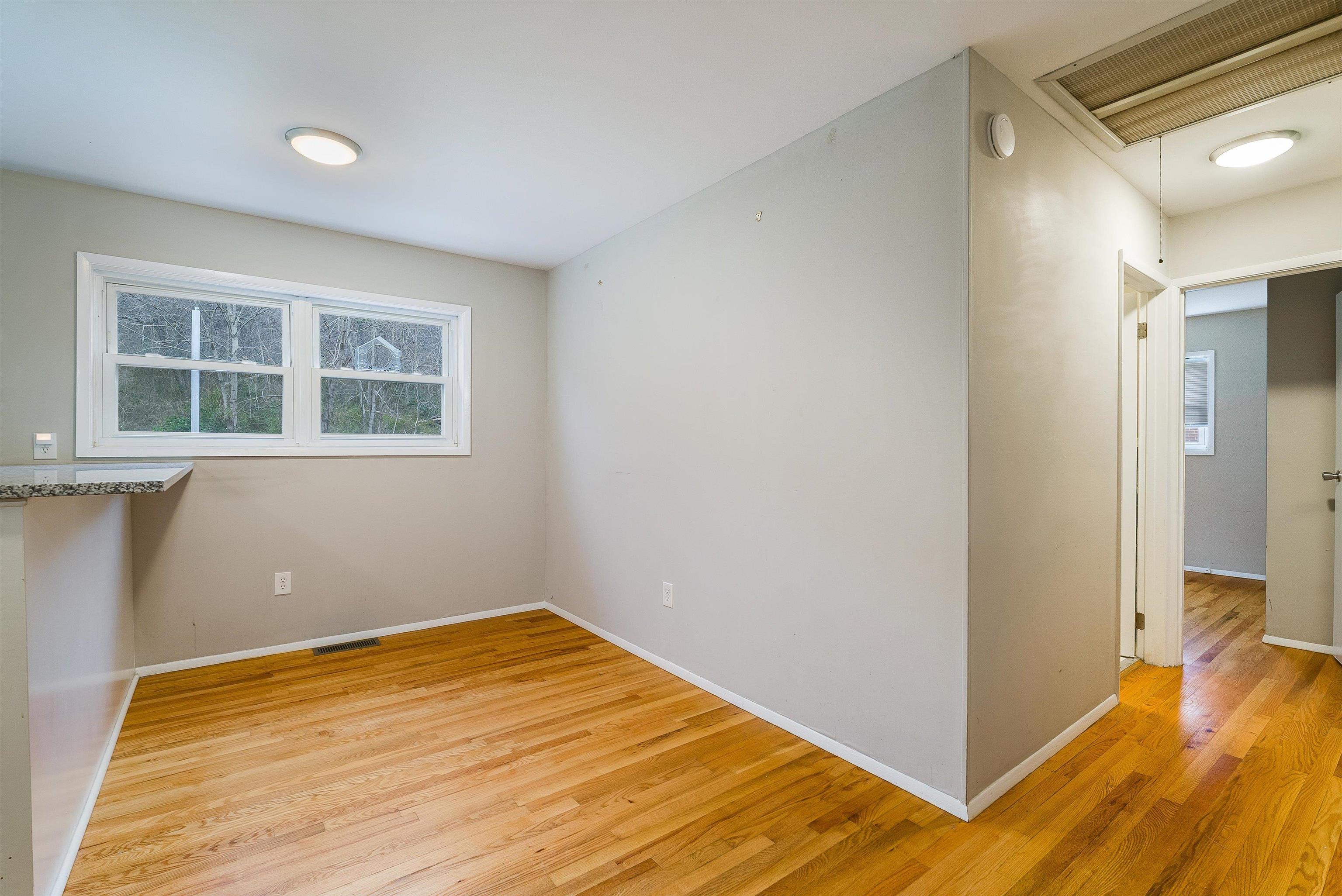 1124 S WINCHESTER AVE, WAYNESBORO, Virginia 22980, 3 Bedrooms Bedrooms, ,1 BathroomBathrooms,Residential,1124 S WINCHESTER AVE,672020 MLS # 672020