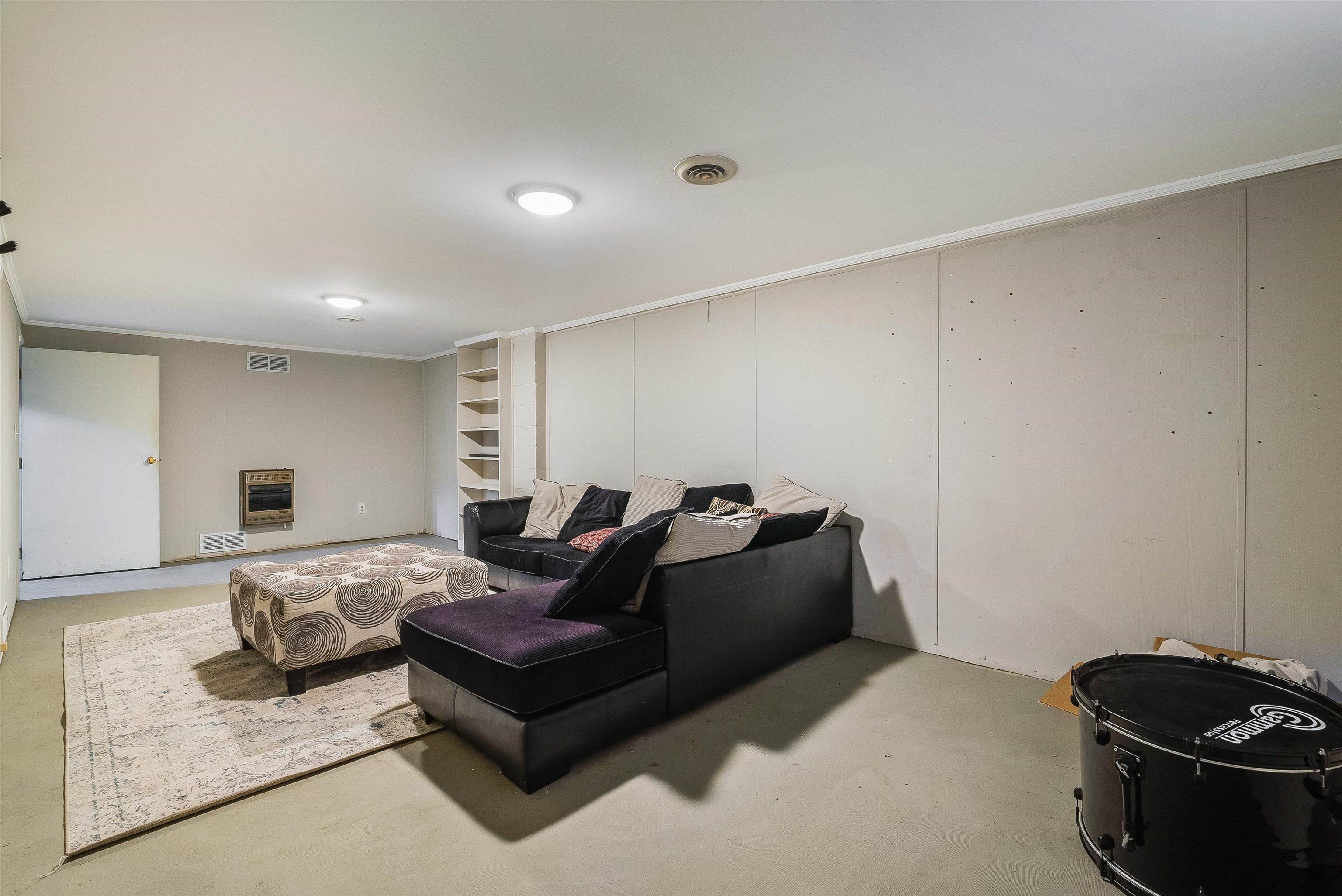 1124 S WINCHESTER AVE, WAYNESBORO, Virginia 22980, 3 Bedrooms Bedrooms, ,1 BathroomBathrooms,Residential,1124 S WINCHESTER AVE,672020 MLS # 672020