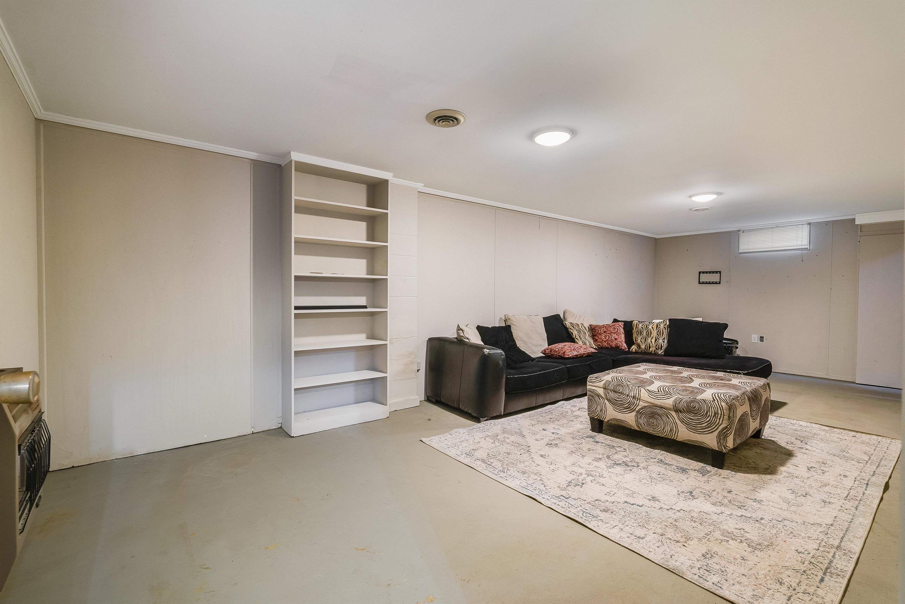 1124 S WINCHESTER AVE, WAYNESBORO, Virginia 22980, 3 Bedrooms Bedrooms, ,1 BathroomBathrooms,Residential,1124 S WINCHESTER AVE,672020 MLS # 672020