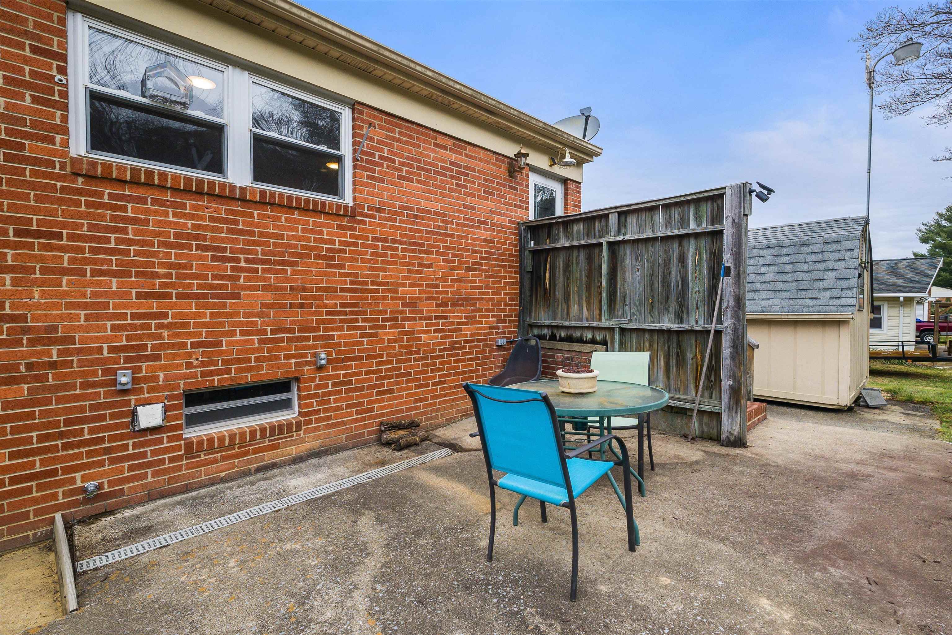 1124 S WINCHESTER AVE, WAYNESBORO, Virginia 22980, 3 Bedrooms Bedrooms, ,1 BathroomBathrooms,Residential,1124 S WINCHESTER AVE,672020 MLS # 672020