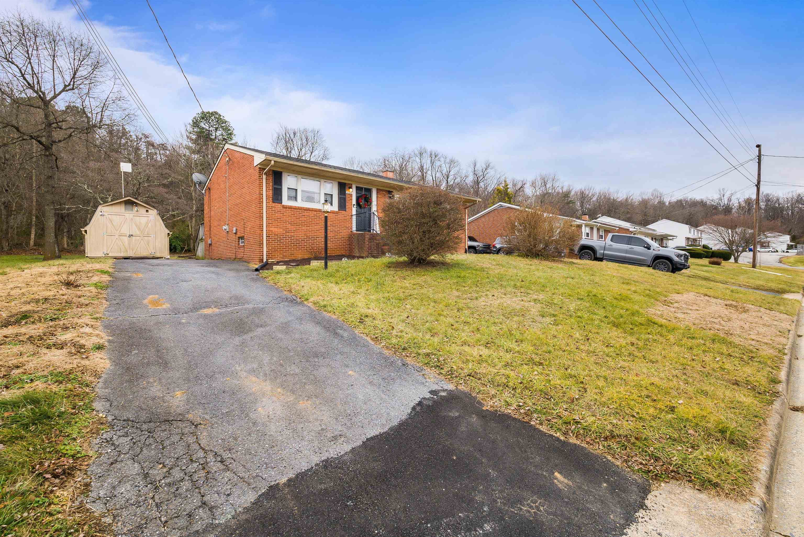 1124 S WINCHESTER AVE, WAYNESBORO, Virginia 22980, 3 Bedrooms Bedrooms, ,1 BathroomBathrooms,Residential,1124 S WINCHESTER AVE,672020 MLS # 672020