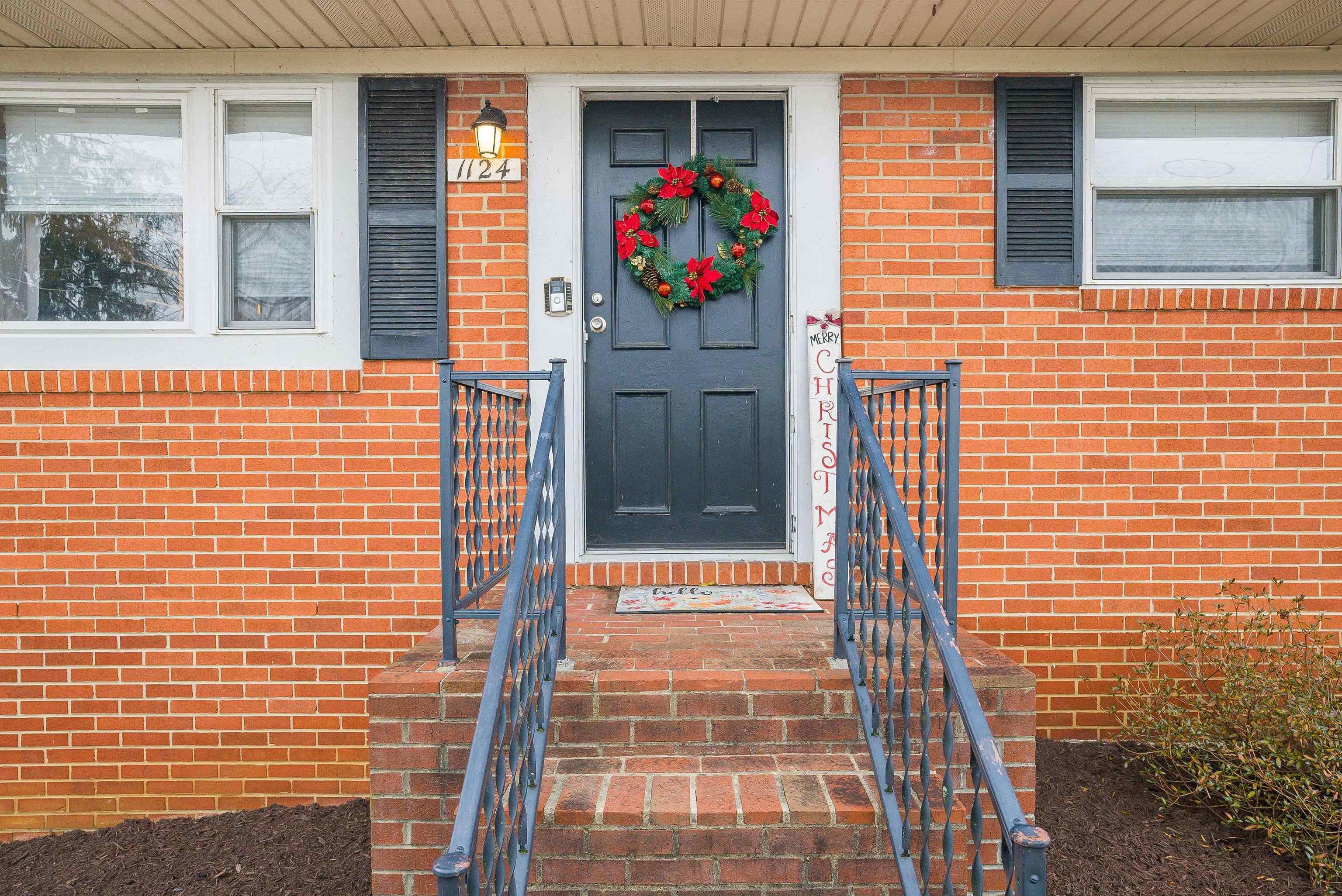 1124 S WINCHESTER AVE, WAYNESBORO, Virginia 22980, 3 Bedrooms Bedrooms, ,1 BathroomBathrooms,Residential,1124 S WINCHESTER AVE,672020 MLS # 672020