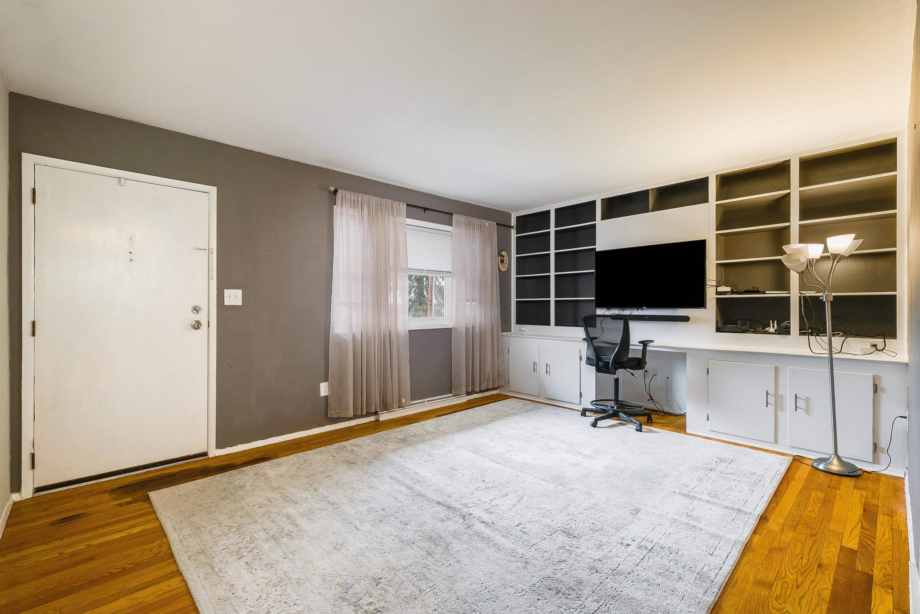 1124 S WINCHESTER AVE, WAYNESBORO, Virginia 22980, 3 Bedrooms Bedrooms, ,1 BathroomBathrooms,Residential,1124 S WINCHESTER AVE,672020 MLS # 672020