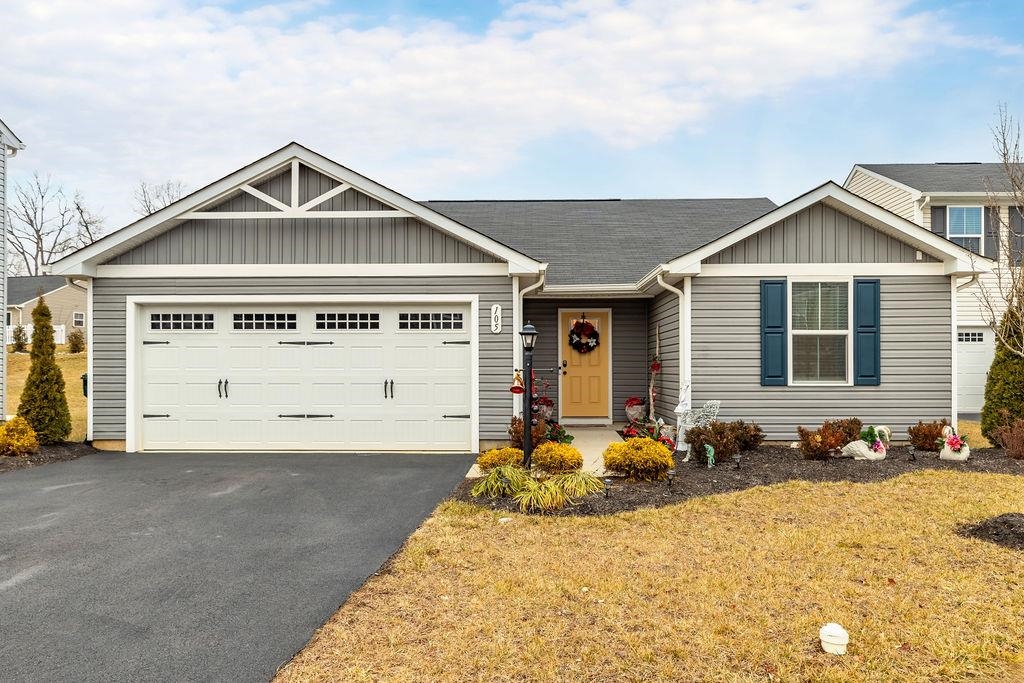 105 WHITE BIRCH RD, WAYNESBORO, Virginia 22980, 3 Bedrooms Bedrooms, ,2 BathroomsBathrooms,Residential,105 WHITE BIRCH RD,672043 MLS # 672043