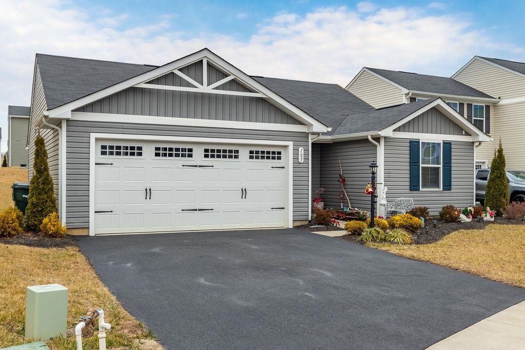 105 WHITE BIRCH RD, WAYNESBORO, Virginia 22980, 3 Bedrooms Bedrooms, ,2 BathroomsBathrooms,Residential,105 WHITE BIRCH RD,672043 MLS # 672043