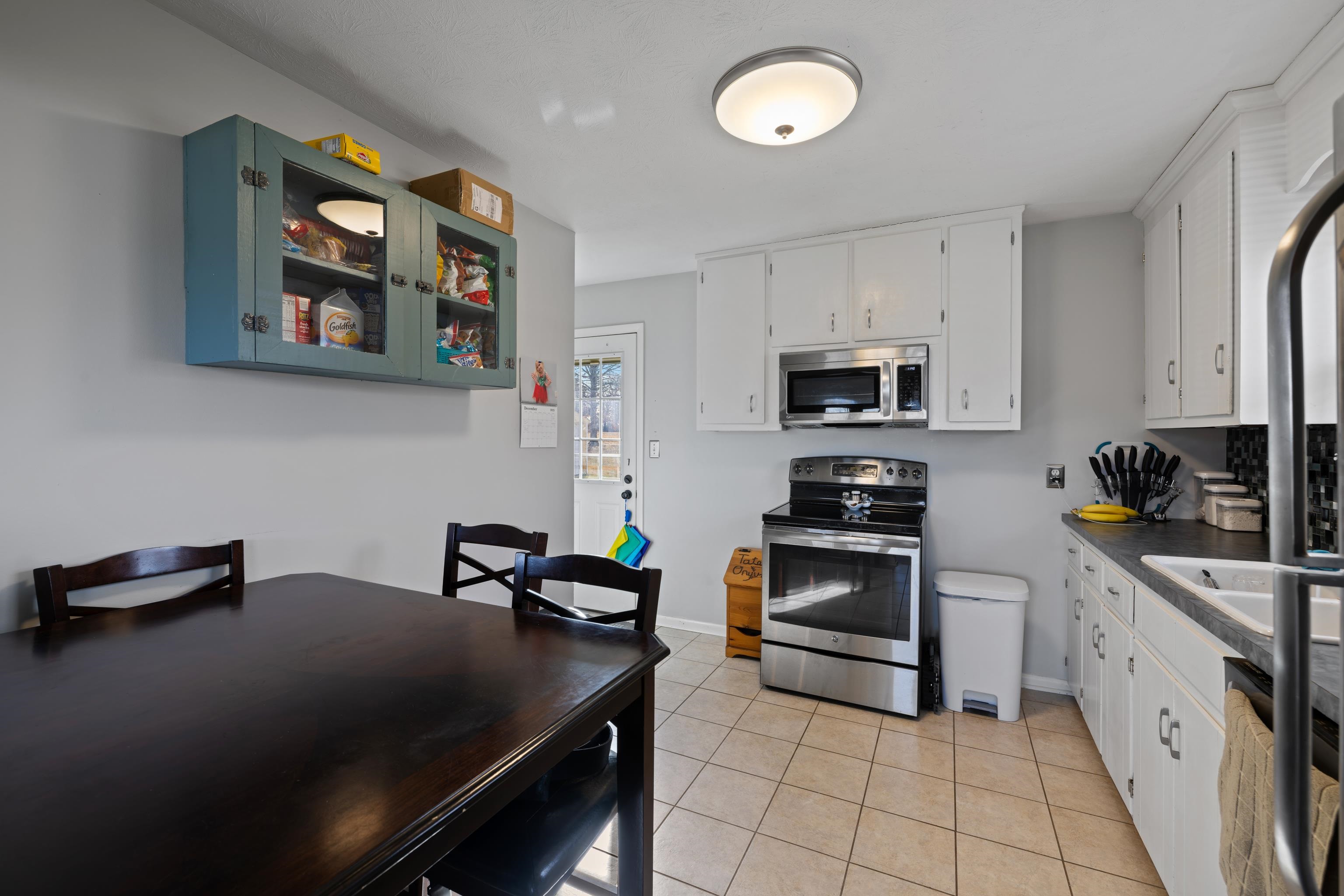 19 PLEASANT VALLEY DR, WEYERS CAVE, Virginia 24486, 3 Bedrooms Bedrooms, ,1 BathroomBathrooms,Residential,19 PLEASANT VALLEY DR,672044 MLS # 672044