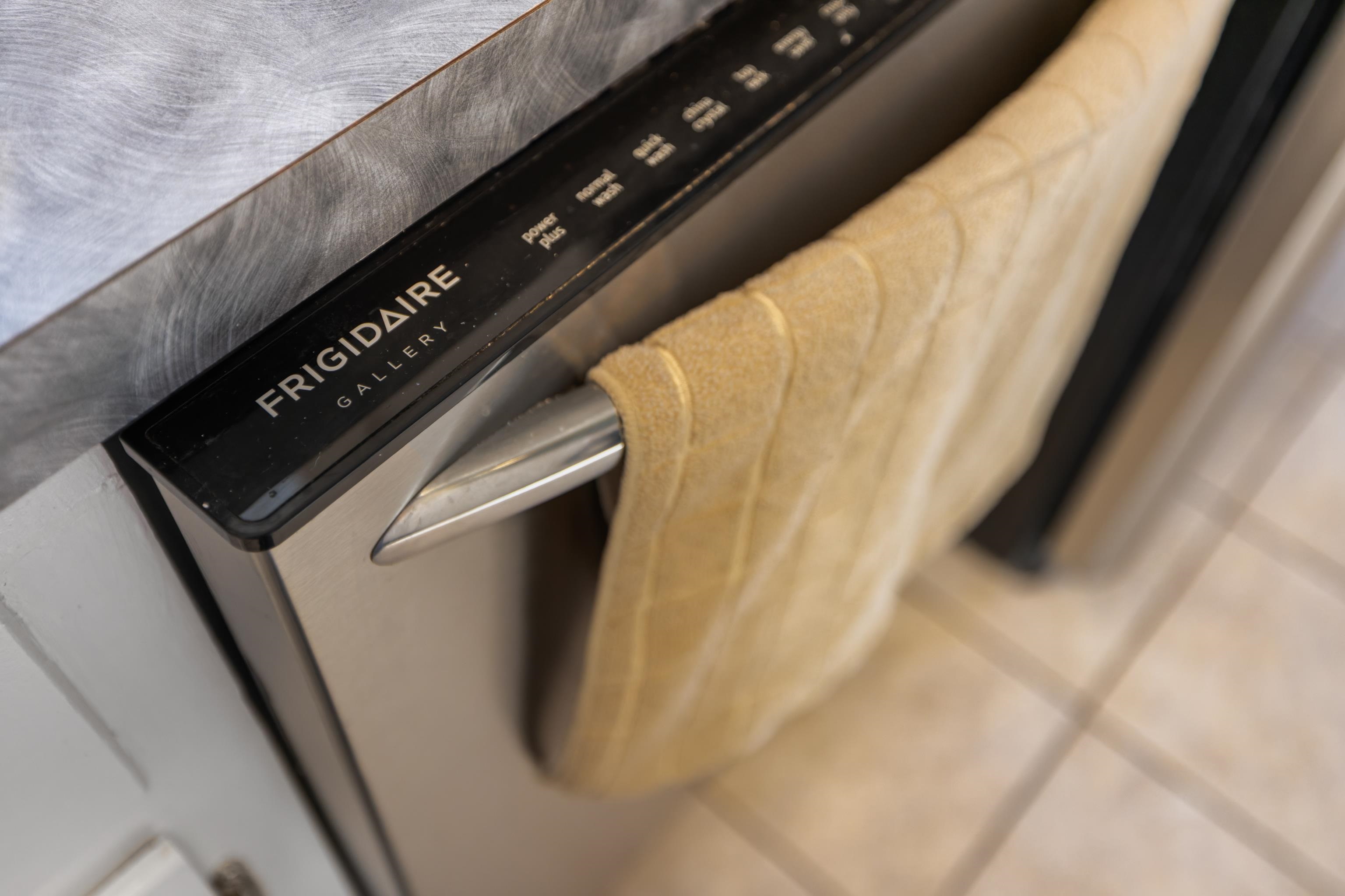 19 PLEASANT VALLEY DR, WEYERS CAVE, Virginia 24486, 3 Bedrooms Bedrooms, ,1 BathroomBathrooms,Residential,19 PLEASANT VALLEY DR,672044 MLS # 672044