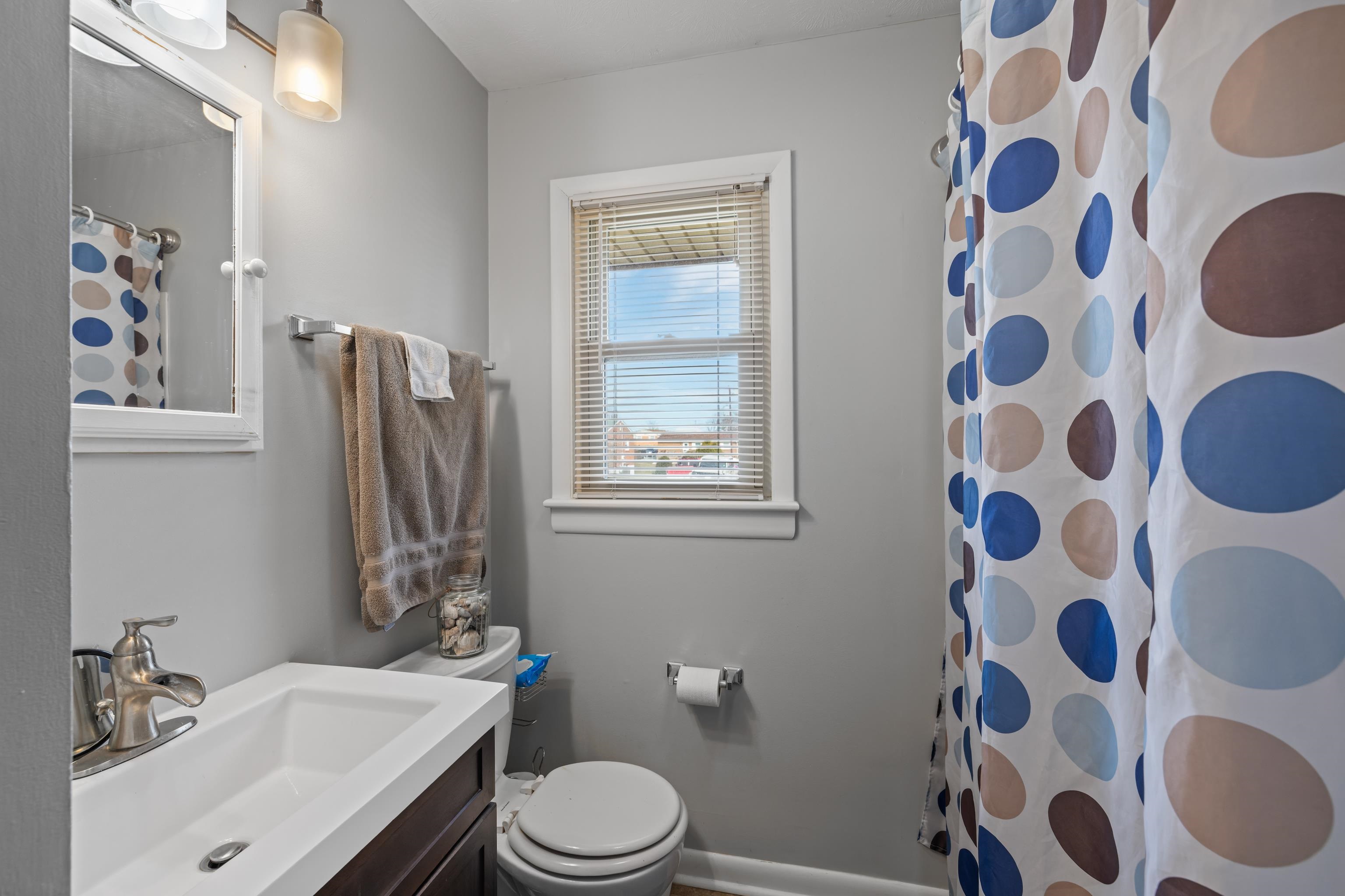 19 PLEASANT VALLEY DR, WEYERS CAVE, Virginia 24486, 3 Bedrooms Bedrooms, ,1 BathroomBathrooms,Residential,19 PLEASANT VALLEY DR,672044 MLS # 672044