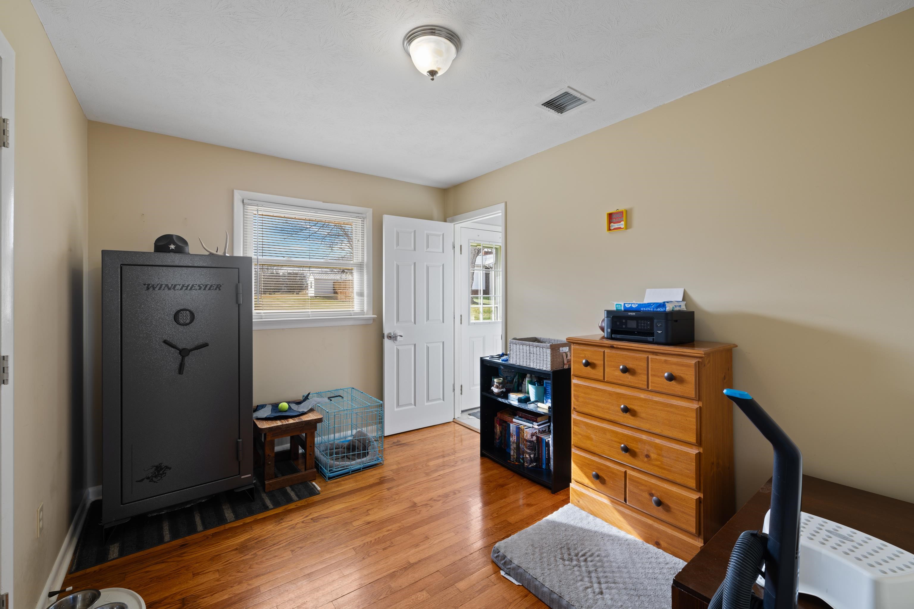 19 PLEASANT VALLEY DR, WEYERS CAVE, Virginia 24486, 3 Bedrooms Bedrooms, ,1 BathroomBathrooms,Residential,19 PLEASANT VALLEY DR,672044 MLS # 672044